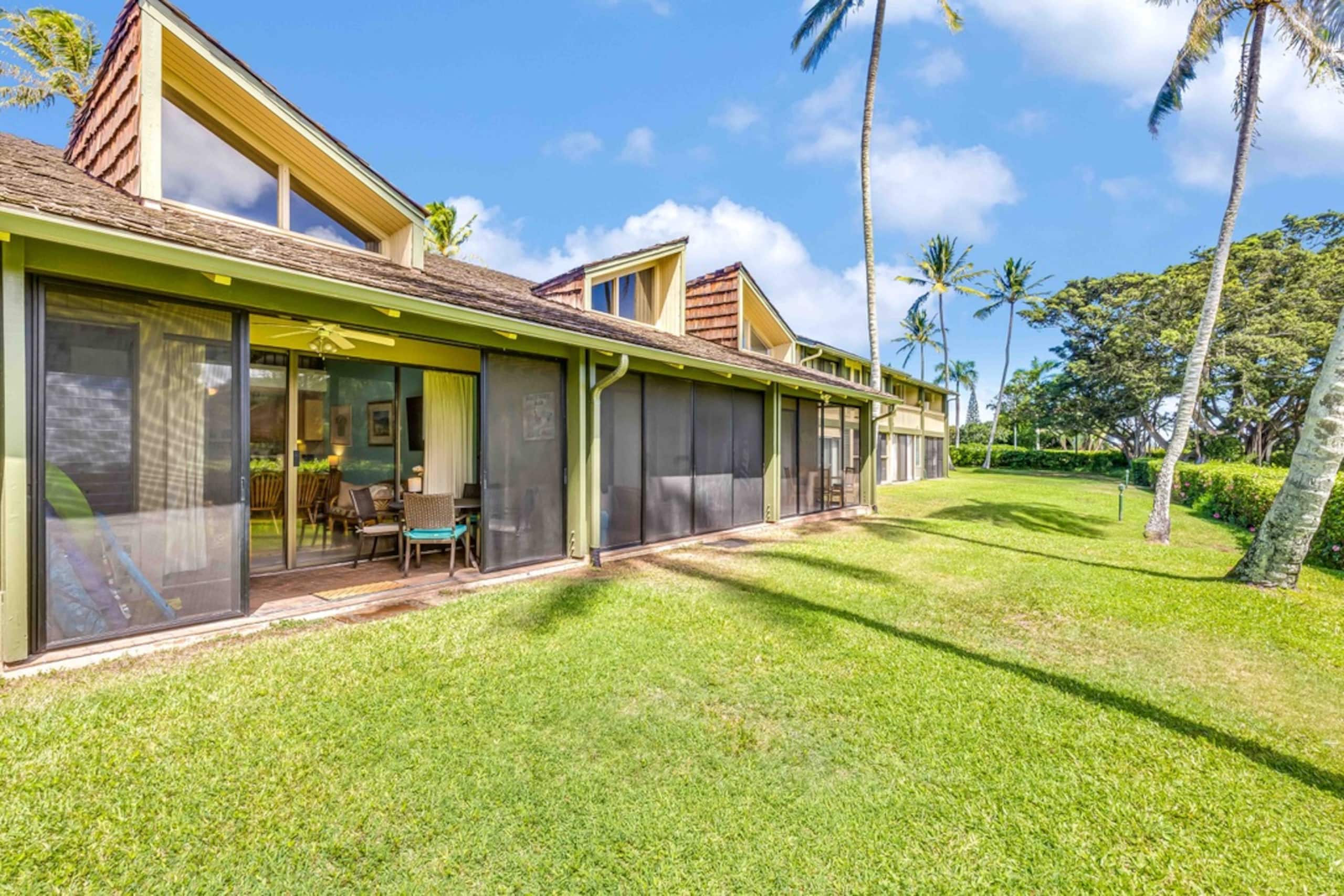 Condo in Kahuku · ★4.82 · 2 bedrooms · 4 beds · 2 shared baths - Image 23