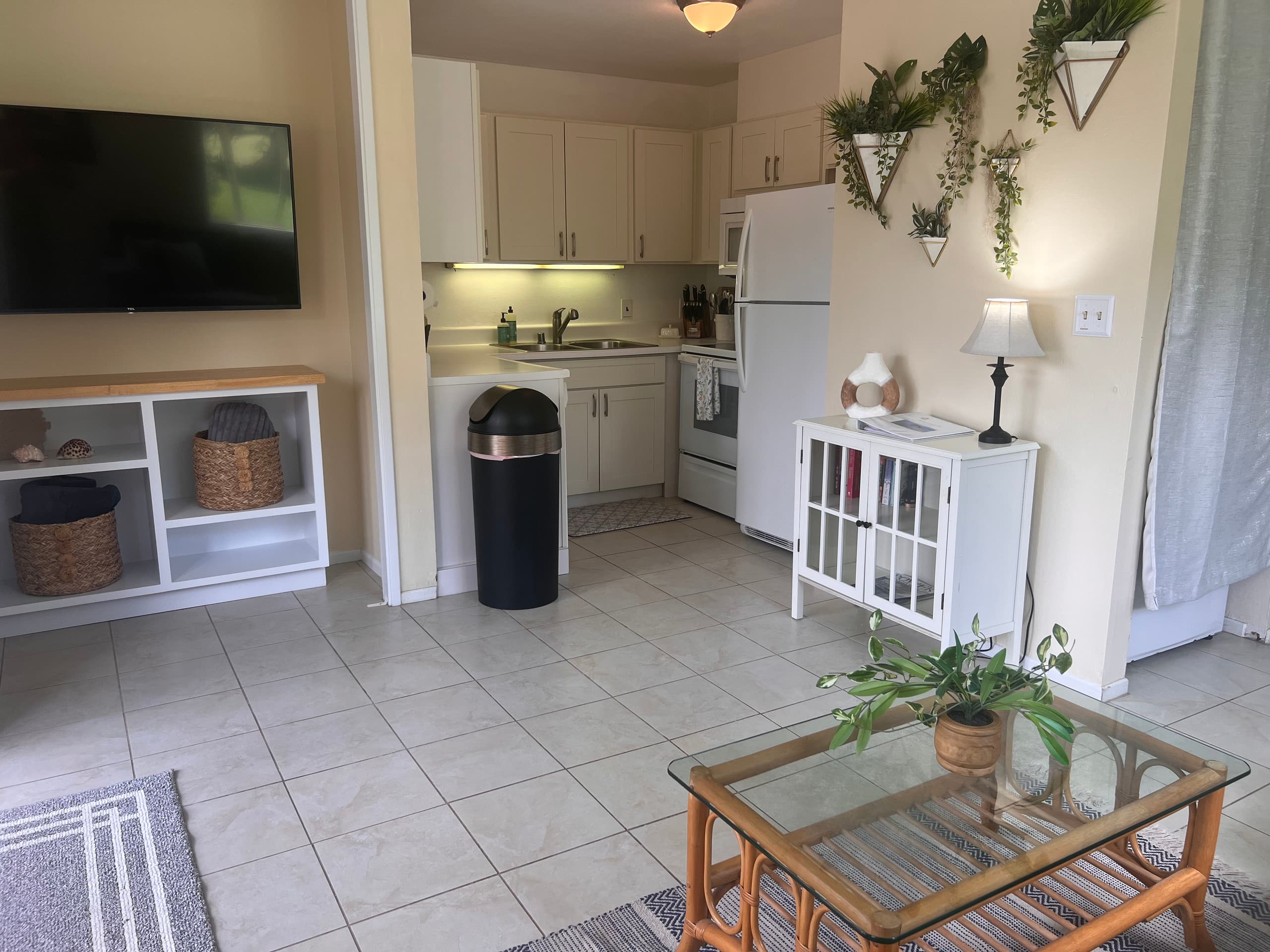 Condo in Kahuku · ★4.71 · 1 bedroom · 2 beds · 1 shared bath - Image 6