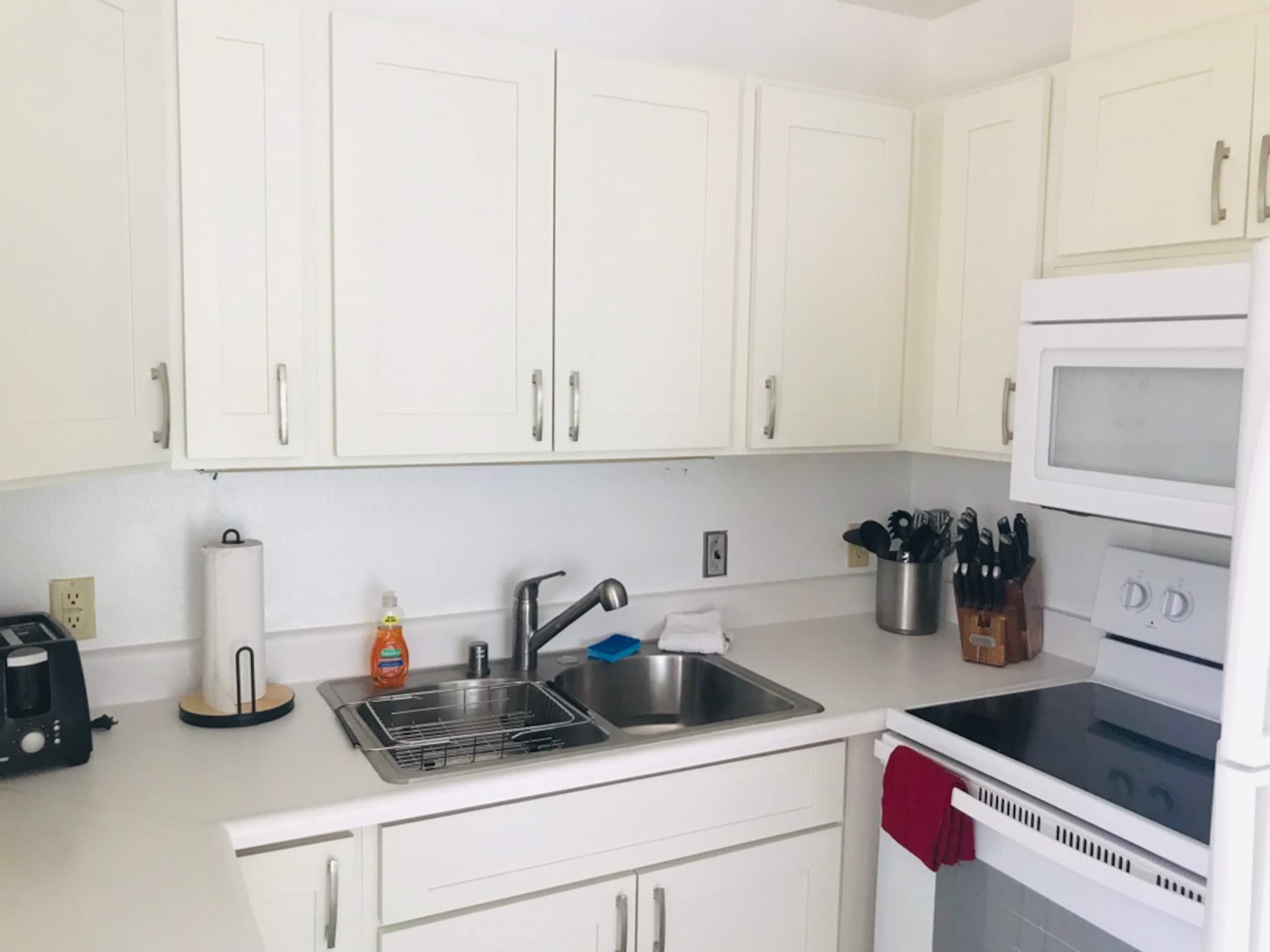 Condo in Kahuku · ★4.71 · 1 bedroom · 2 beds · 1 shared bath - Image 16