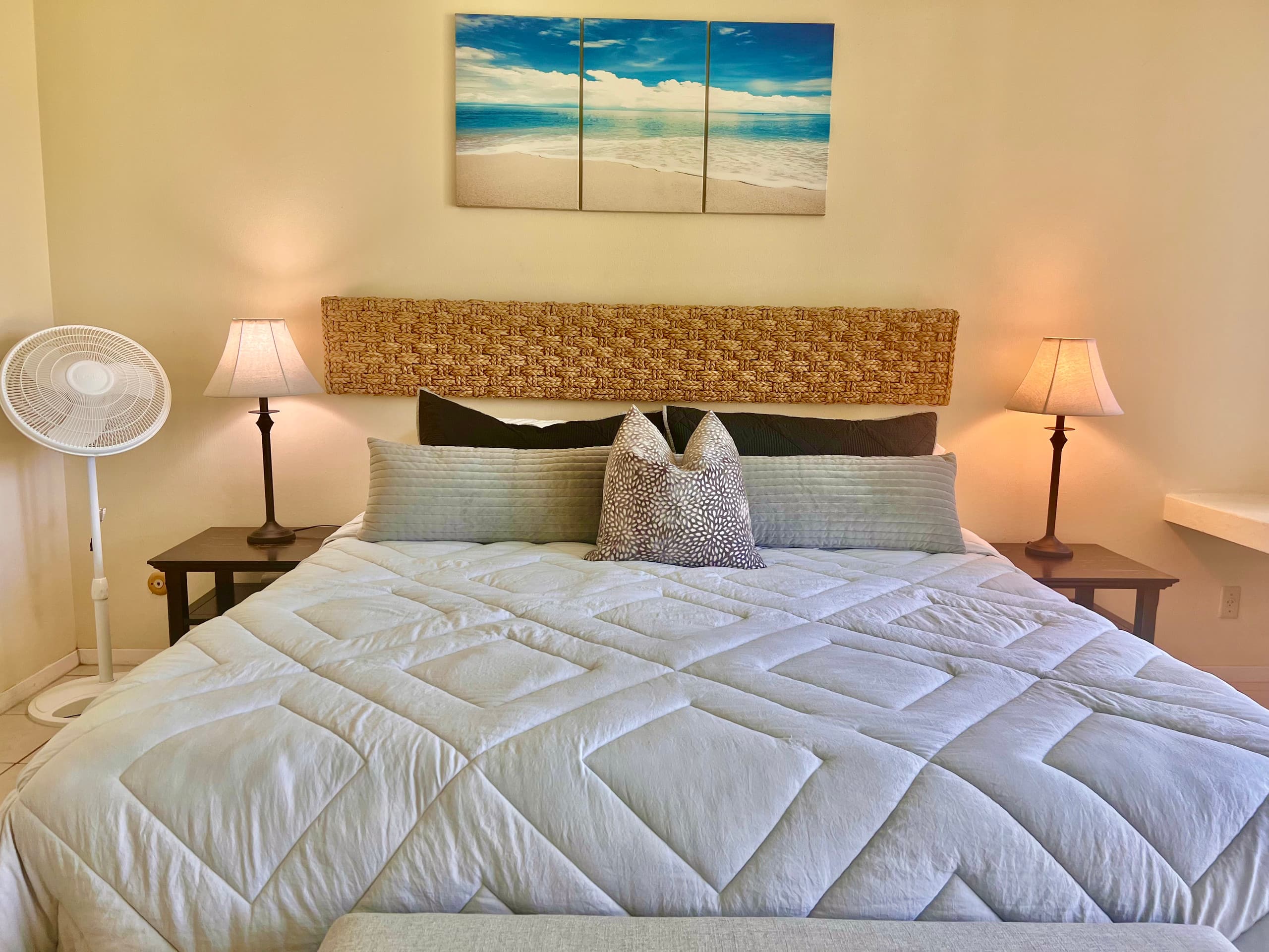 Condo in Kahuku · ★4.71 · 1 bedroom · 2 beds · 1 shared bath - Image 1