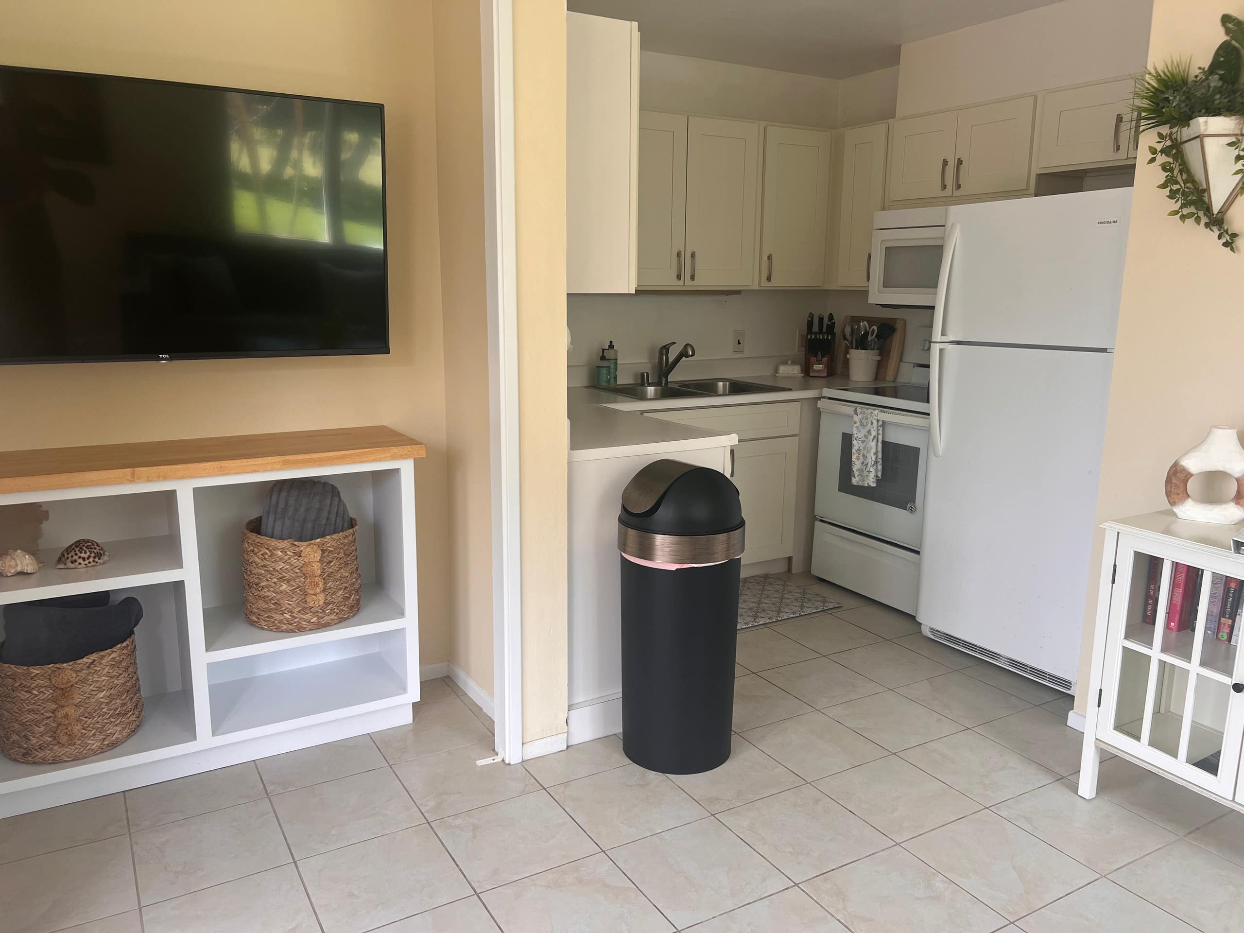 Condo in Kahuku · ★4.71 · 1 bedroom · 2 beds · 1 shared bath - Image 8