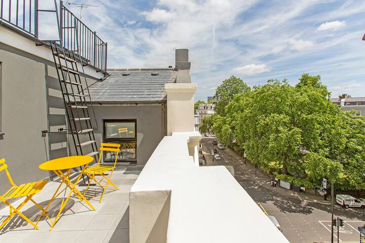 Knightsbridge Three Bedroom Penthouse with Terrace gallery image 5
