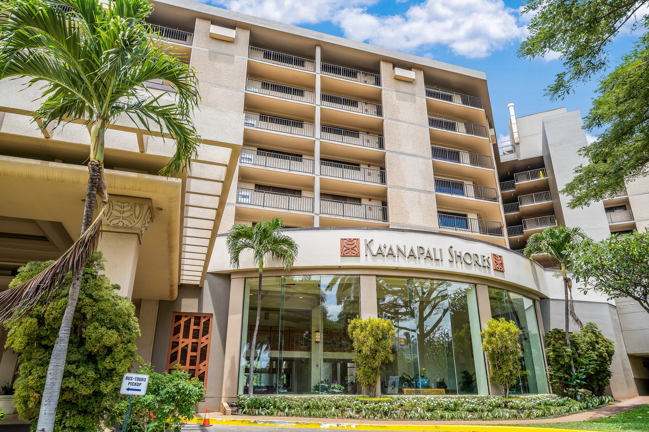 Condo in Lahaina · ★4.74 · 2 bedrooms · 4 beds · 2 baths - Image 32