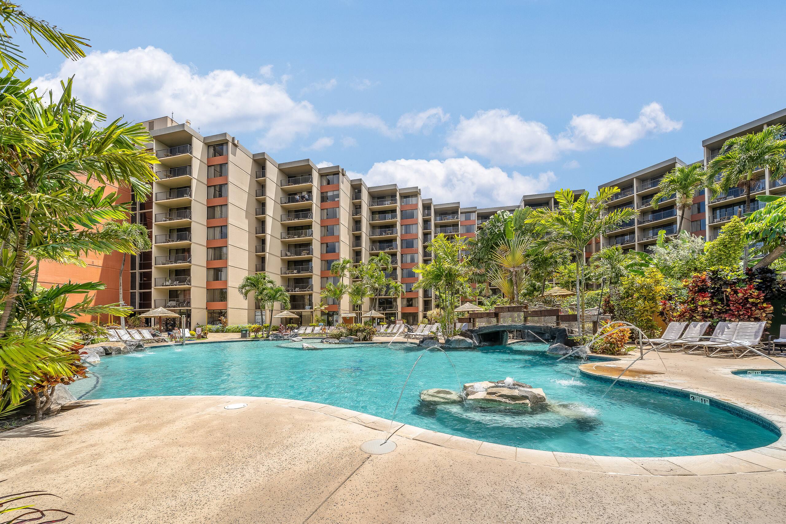 Condo in Lahaina · ★4.74 · 2 bedrooms · 4 beds · 2 baths - Image 39