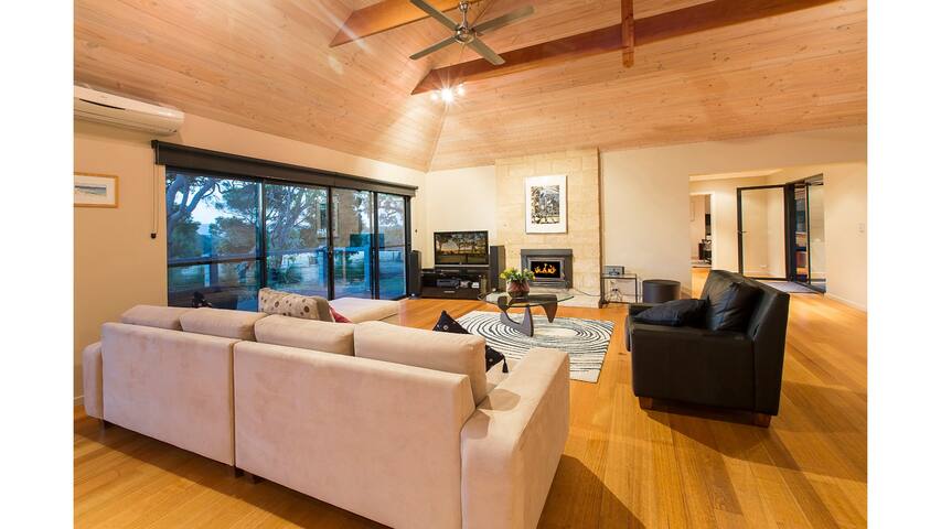 Roo-topia at Chez Nous—A Yallingup Sanctuary