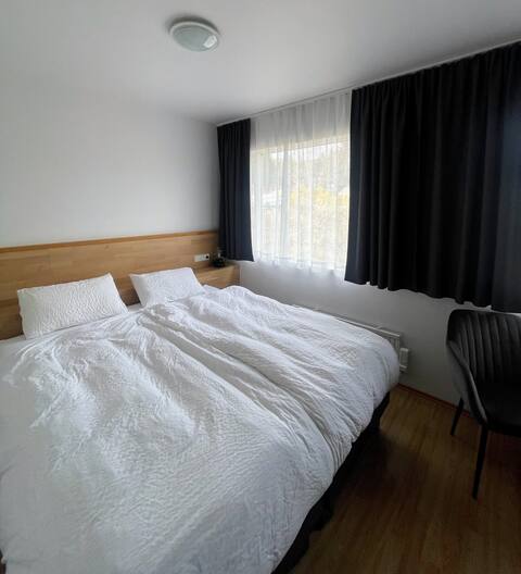 Beautiful Double Room *Private Bathroom*