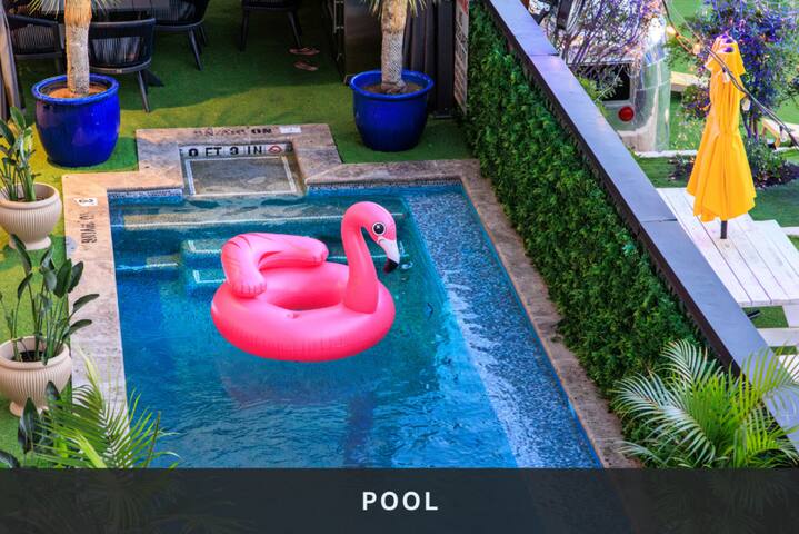 Unforgettable group stay w/pool | Walk downtown gallery image 5