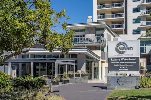 Redcliffe Waterfront - One Bed With Ocean Views