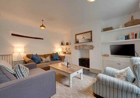 The Hideaway, Polruan