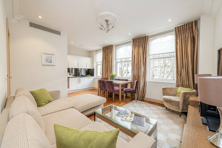 Knightsbridge Deluxe Two Bedroom Apartment gallery image 3