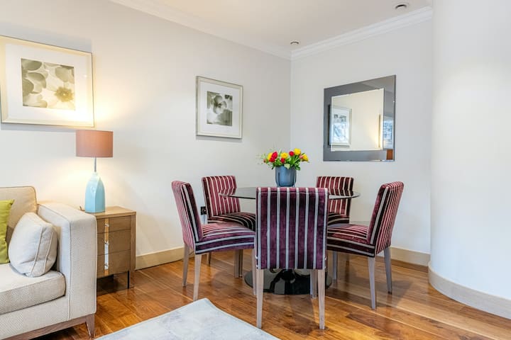 Knightsbridge Executive Two Bedroom Apartment gallery image 5