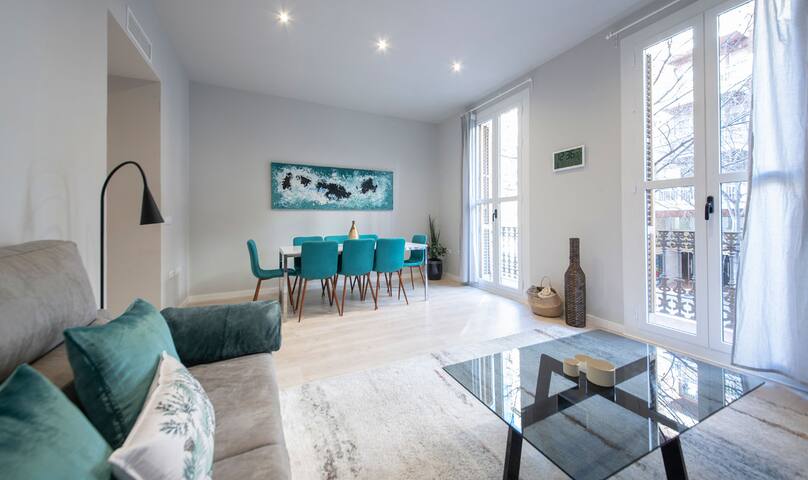 Four bedroom apartment in Calle Roselló-YouStylish gallery image 4