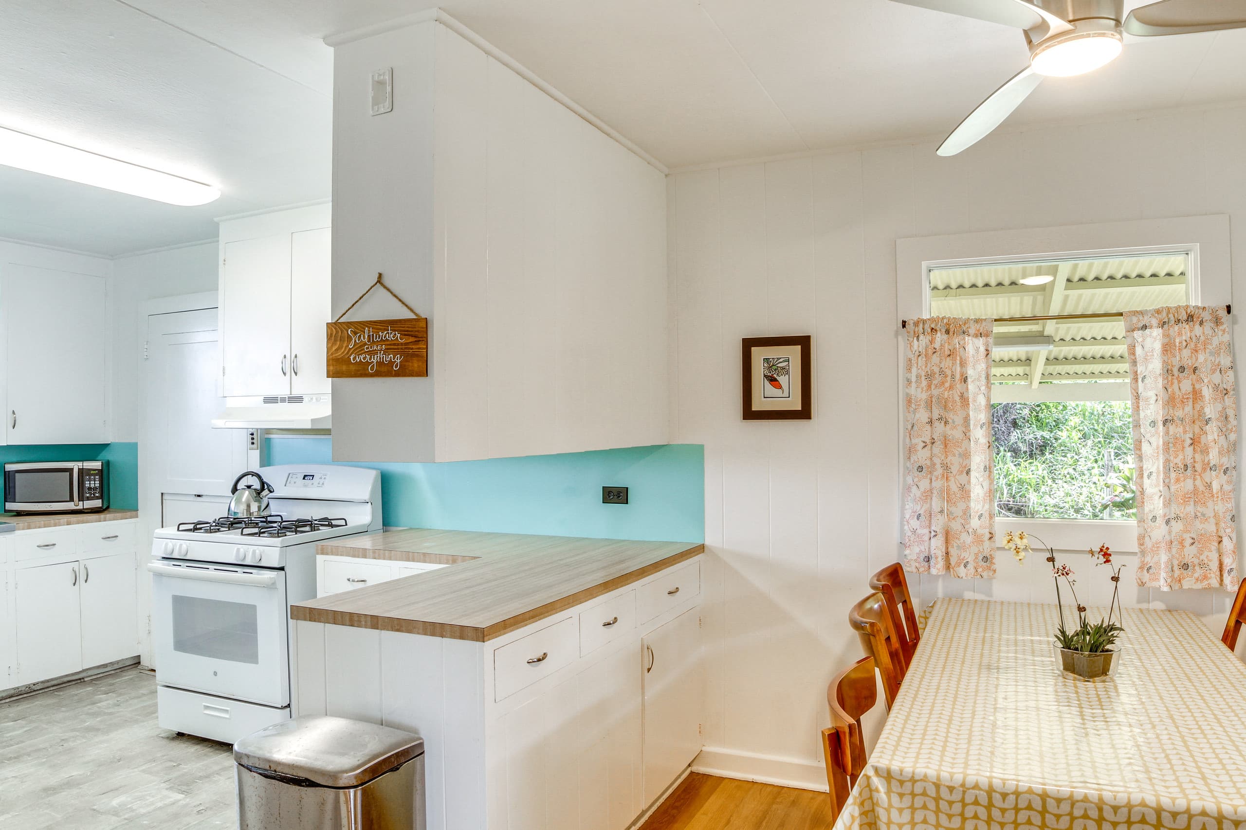 Home in Hilo · ★4.66 · 3 bedrooms · 3 beds · 2 shared baths - Image 6