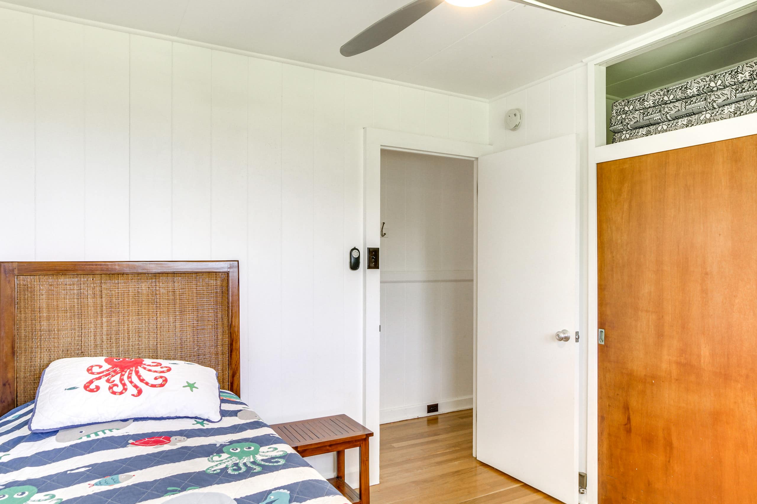 Home in Hilo · ★4.66 · 3 bedrooms · 3 beds · 2 shared baths - Image 21