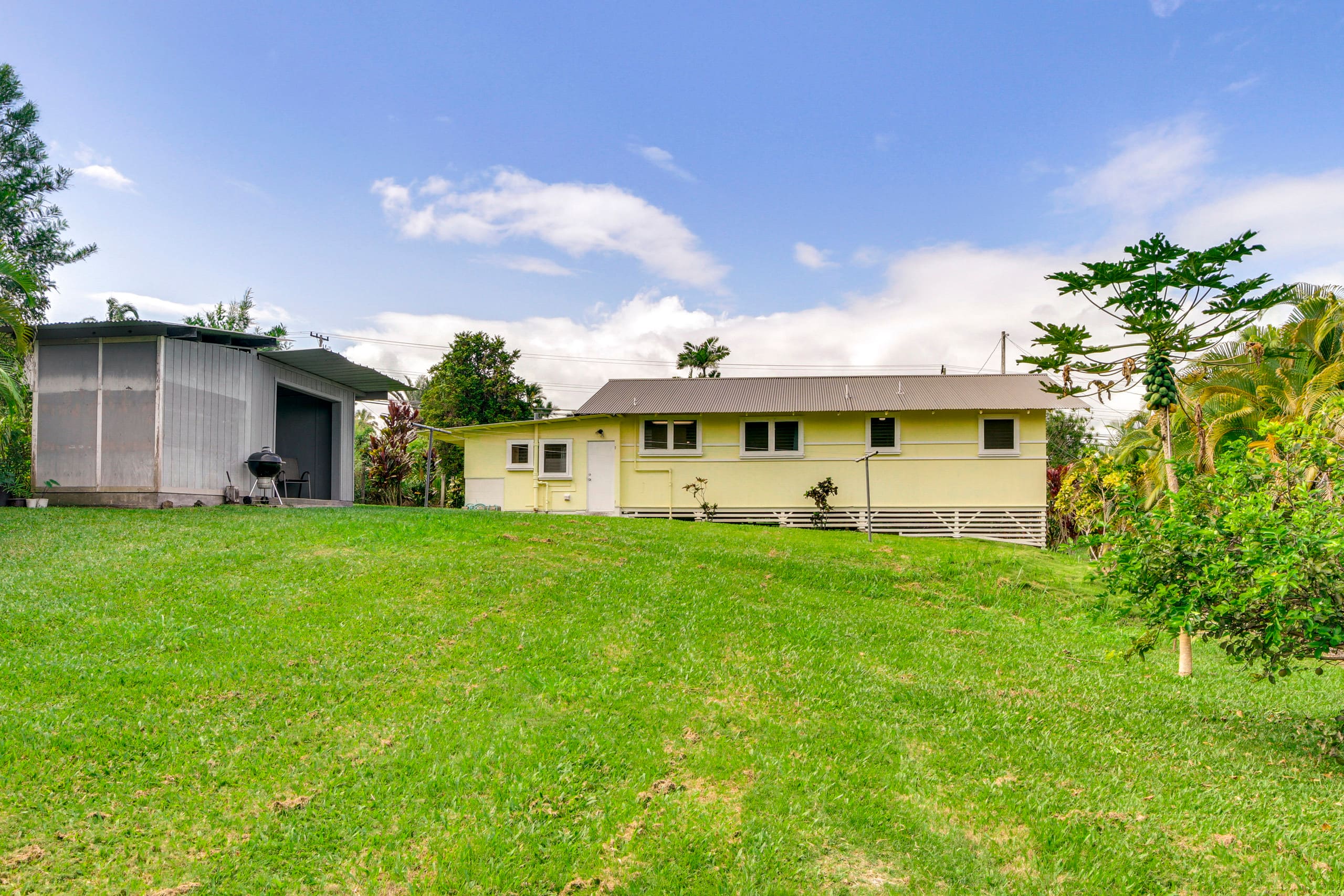 Home in Hilo · ★4.66 · 3 bedrooms · 3 beds · 2 shared baths - Image 24
