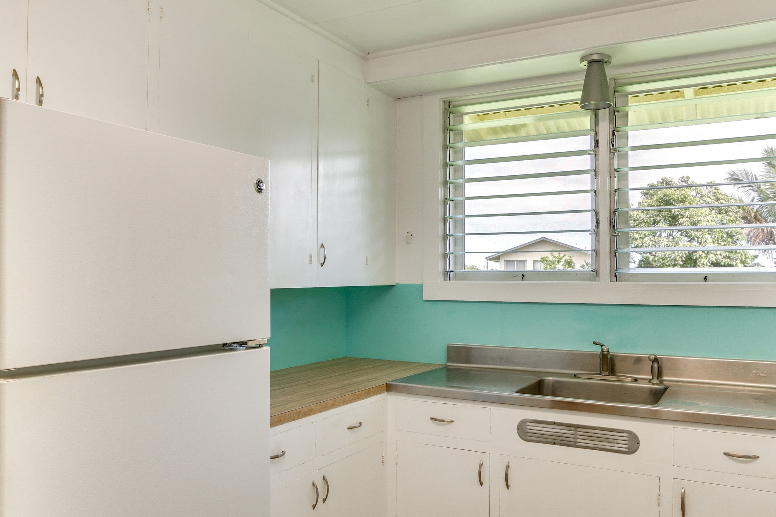 Home in Hilo · ★4.66 · 3 bedrooms · 3 beds · 2 shared baths - Image 7