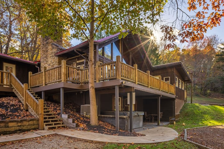 High Point Lodge With Indoor Saltwater Pool - Ohio