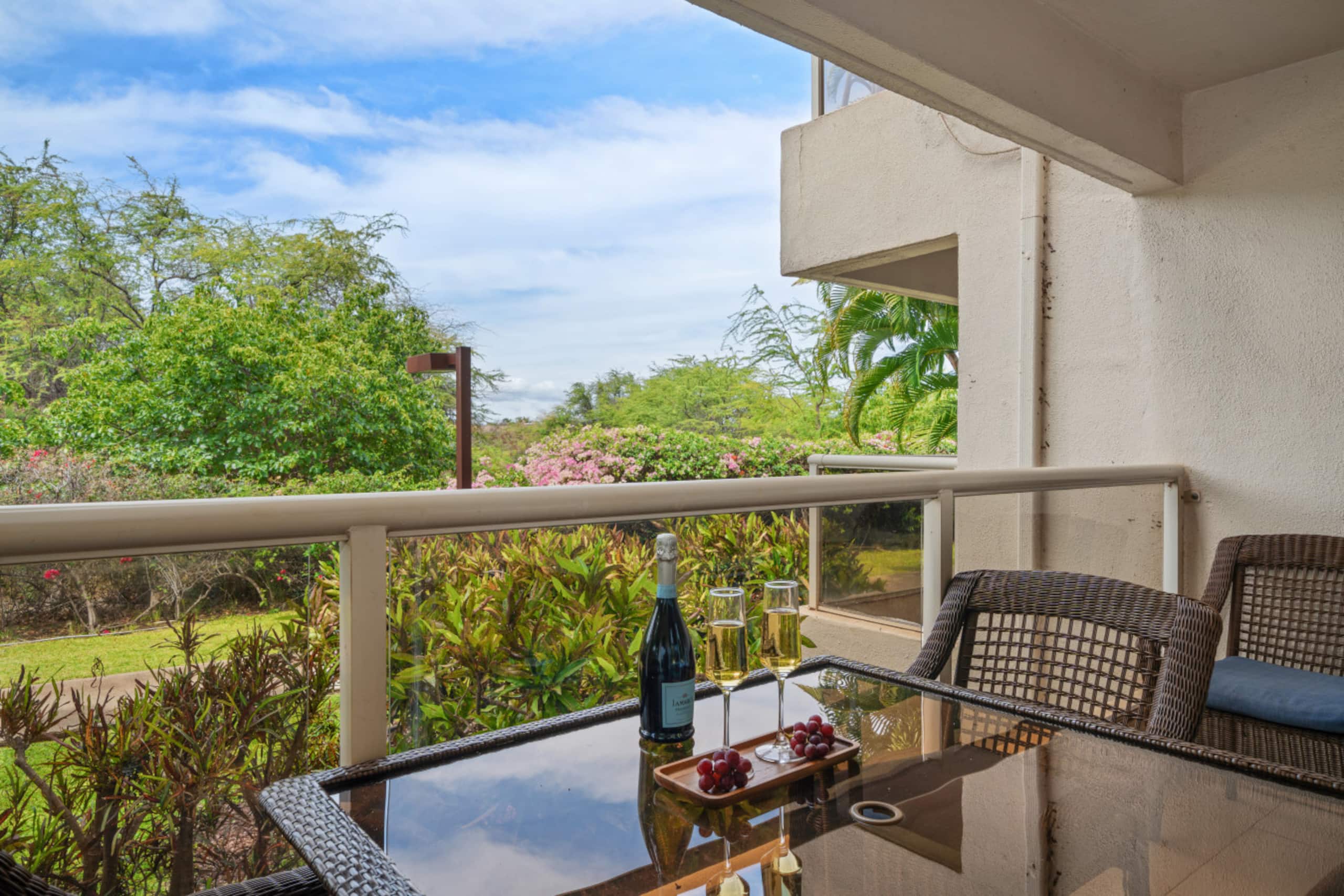 Condo in Kihei · ★4.96 · 1 bedroom · 2 beds · 1 private bath - Image 18