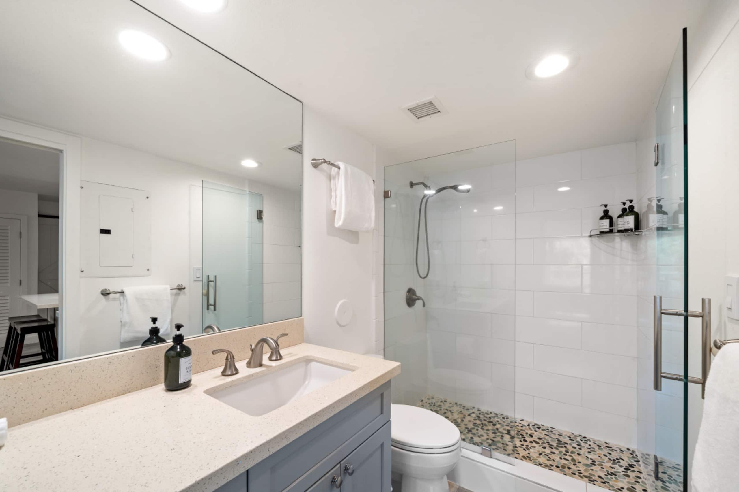 Condo in Kihei · ★4.96 · 1 bedroom · 2 beds · 1 private bath - Image 24