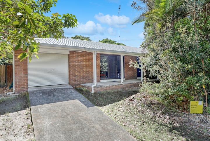 Pets Allowed In This Comfortable Three Bedroom House Centrally Located. - Point Lookout