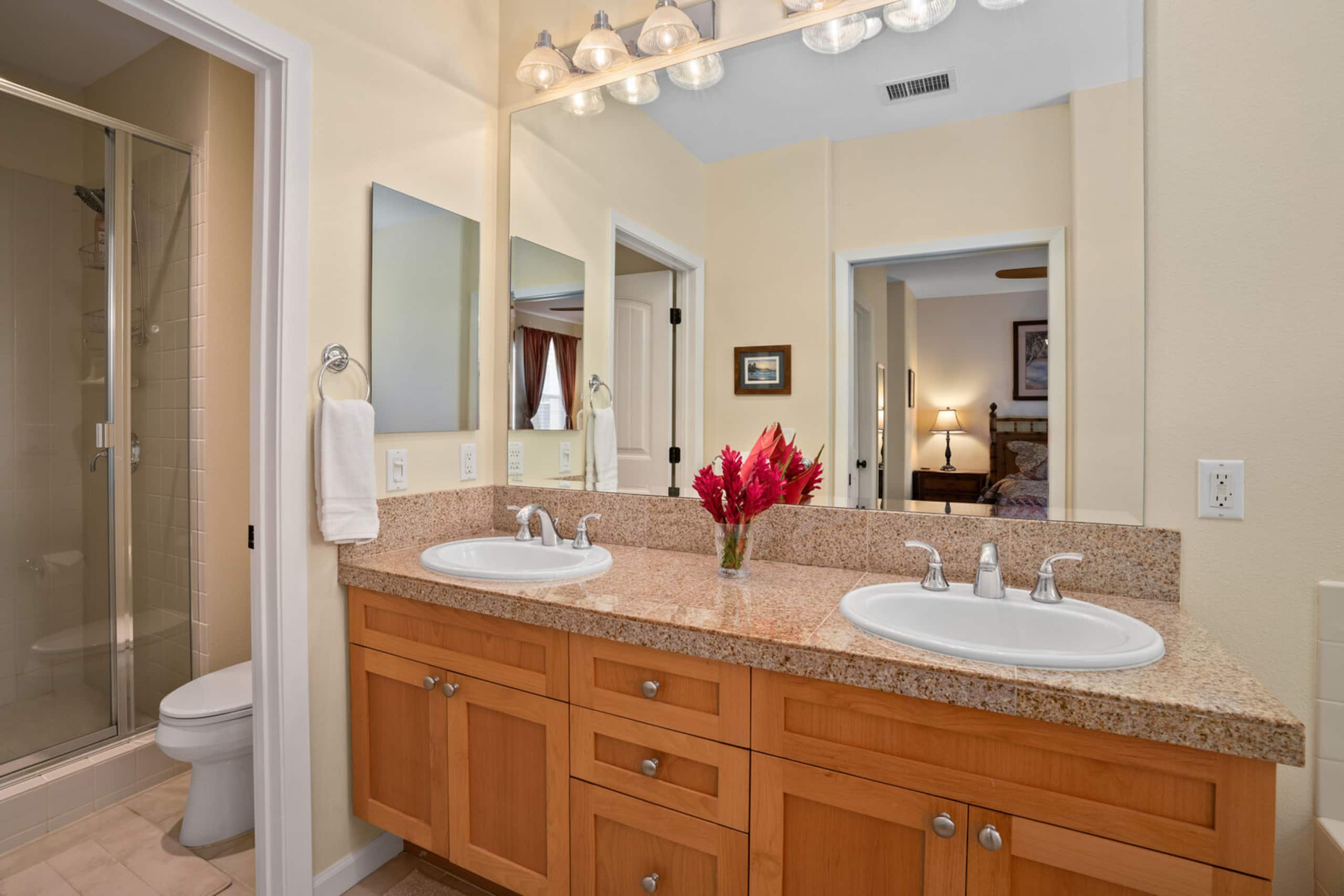 Townhouse in Princeville · ★4.88 · 3 bedrooms · 3 beds · 2.5 baths - Image 11