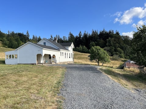 1910 Vintage Ranch House with beautiful views