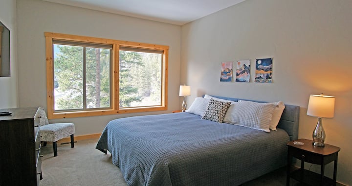 جناح الضيوف 1 وسرير كينج وإطلالة جميلة على الجبل