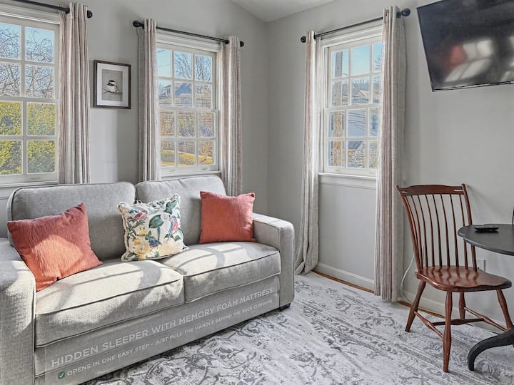 2-room Chickadee Suite @ Harpers Ferry Guest House - Harpers Ferry, WV