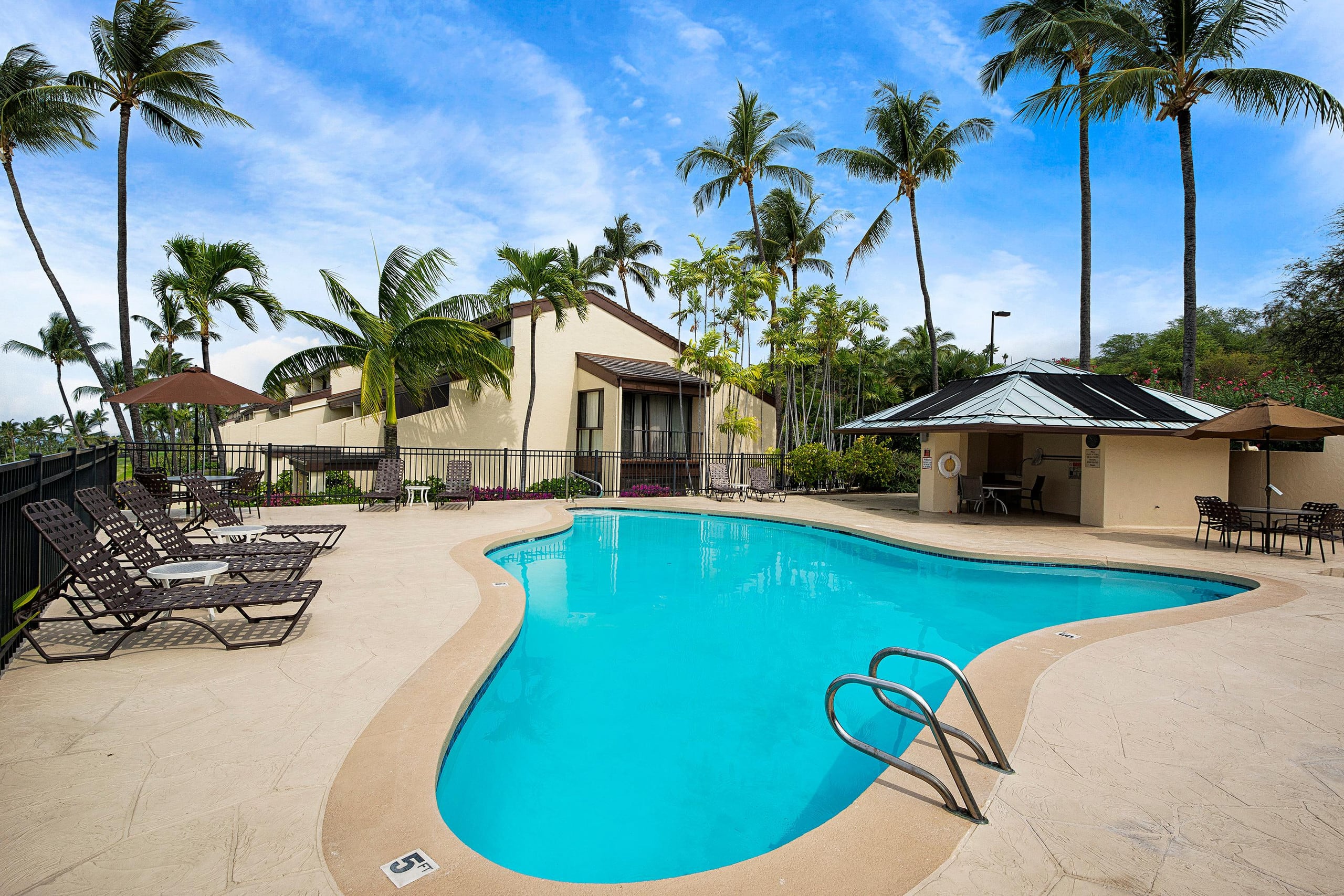 Condo in Kailua-Kona · ★4.89 · 2 bedrooms · 3 beds · 2 private baths - Image 40