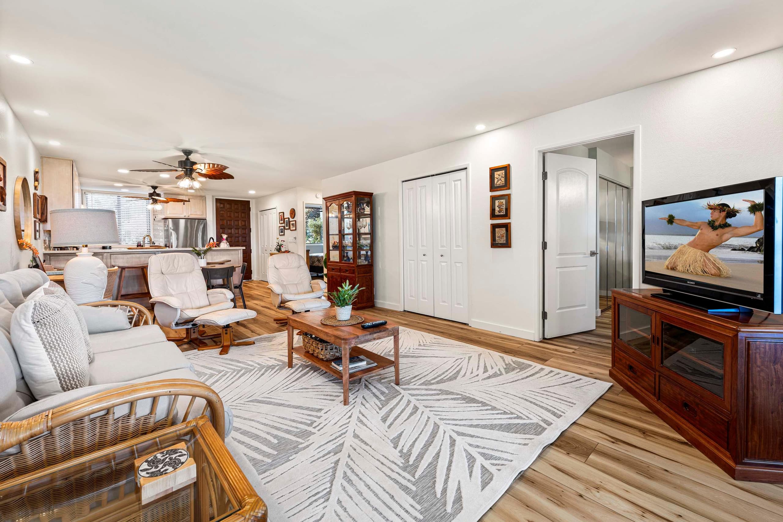 Condo in Kailua-Kona · ★4.89 · 2 bedrooms · 3 beds · 2 private baths - Image 21