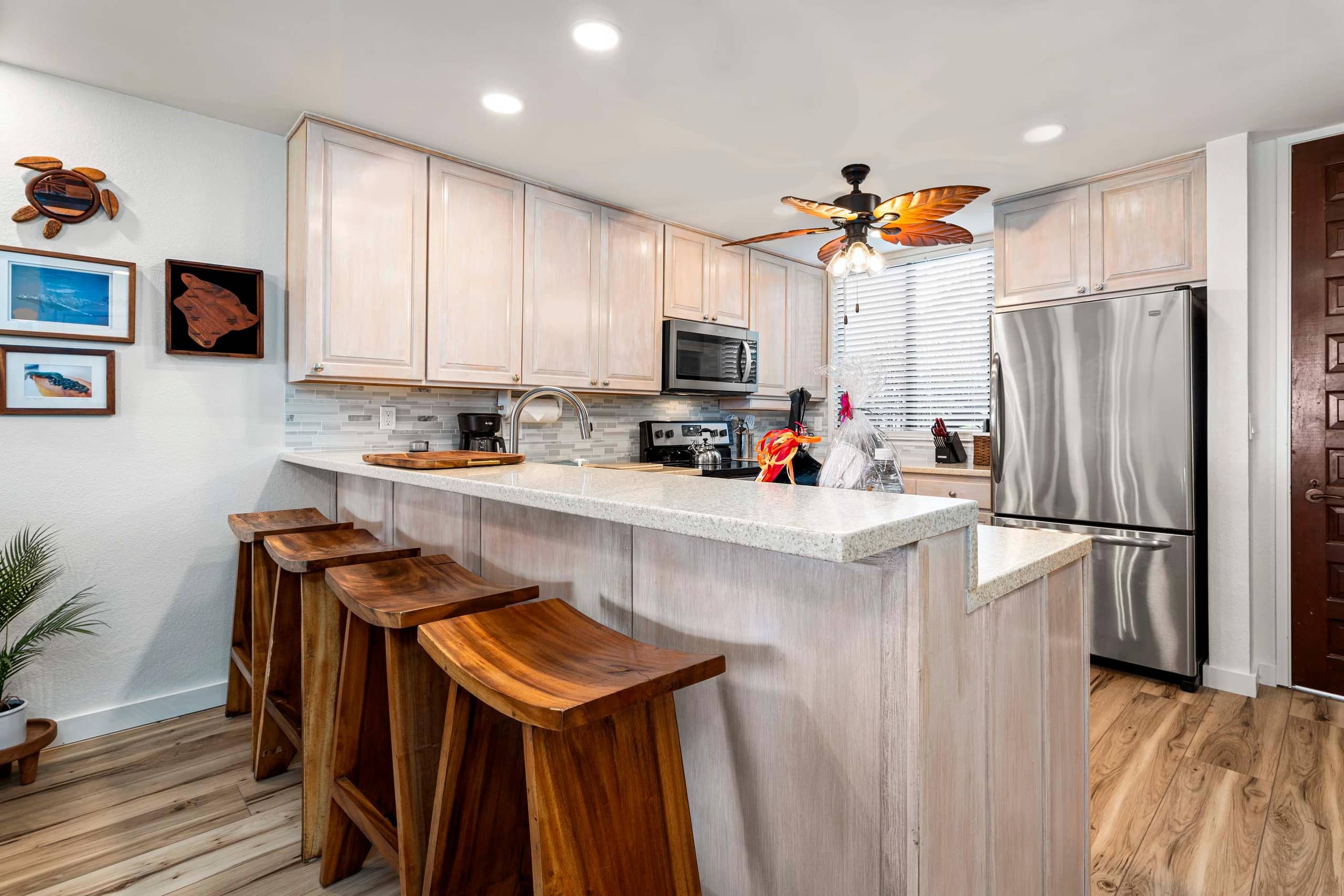 Condo in Kailua-Kona · ★4.89 · 2 bedrooms · 3 beds · 2 private baths - Image 9