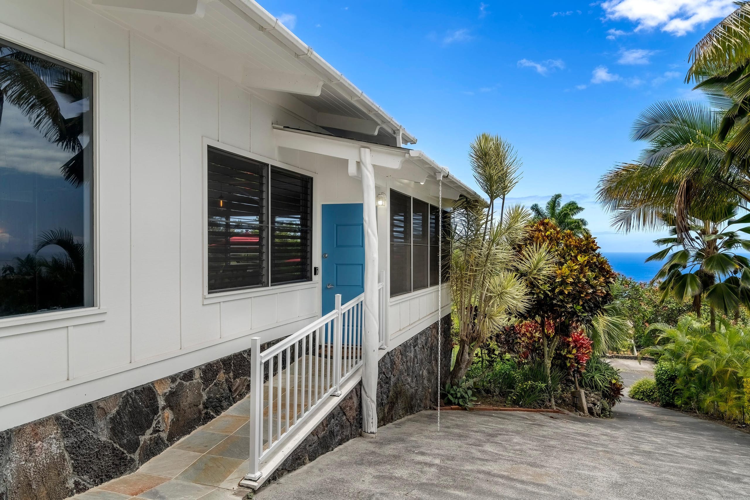 Home in Kailua-Kona · ★4.9 · 4 bedrooms · 6 beds · 3 private baths - Image 39