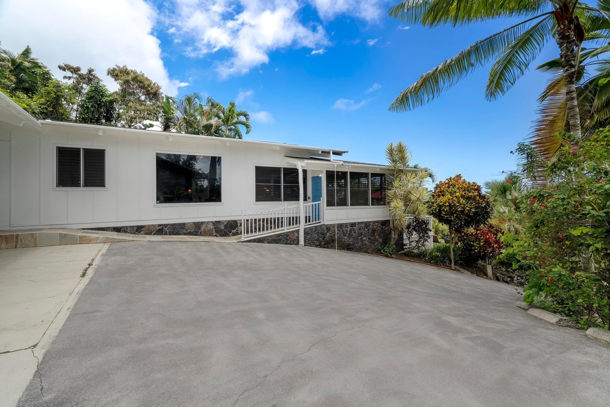 Home in Kailua-Kona · ★4.9 · 4 bedrooms · 6 beds · 3 private baths - Image 41
