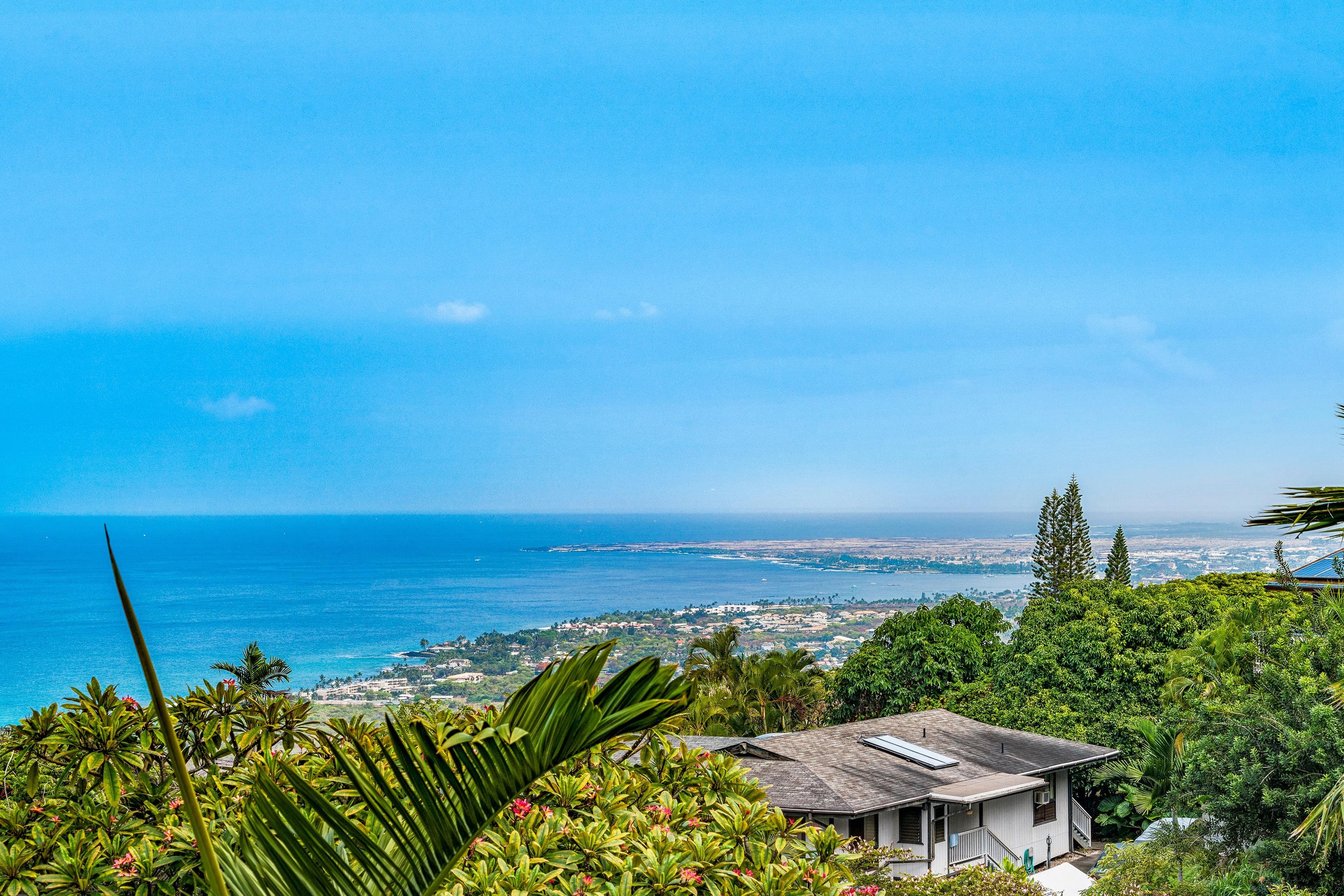 Home in Kailua-Kona · ★4.9 · 4 bedrooms · 6 beds · 3 private baths - Image 6
