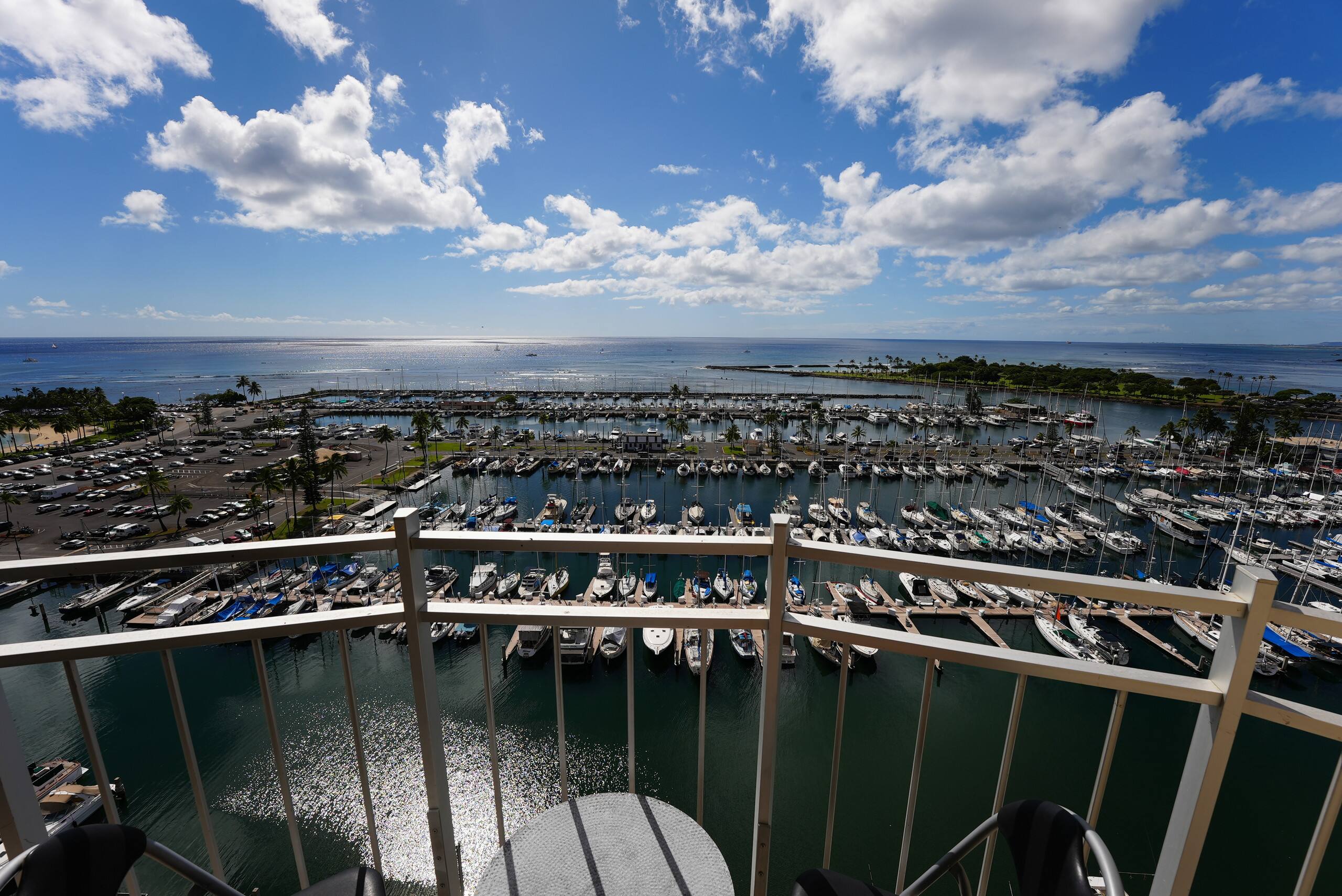 Condo in Honolulu · ★4.39 · 1 bedroom · 2 beds · 1 bath - Image 25