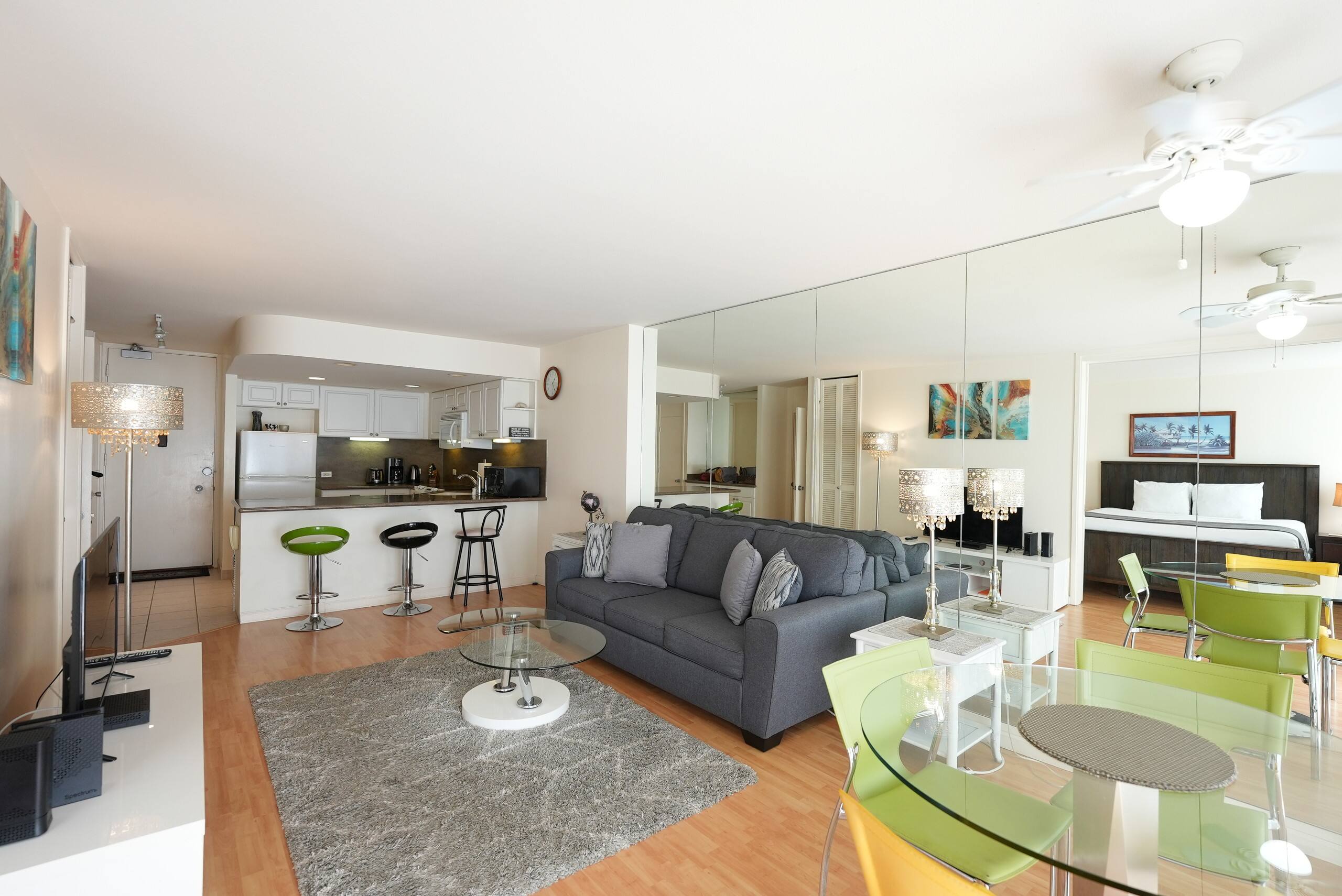 Condo in Honolulu · ★4.39 · 1 bedroom · 2 beds · 1 bath - Image 3