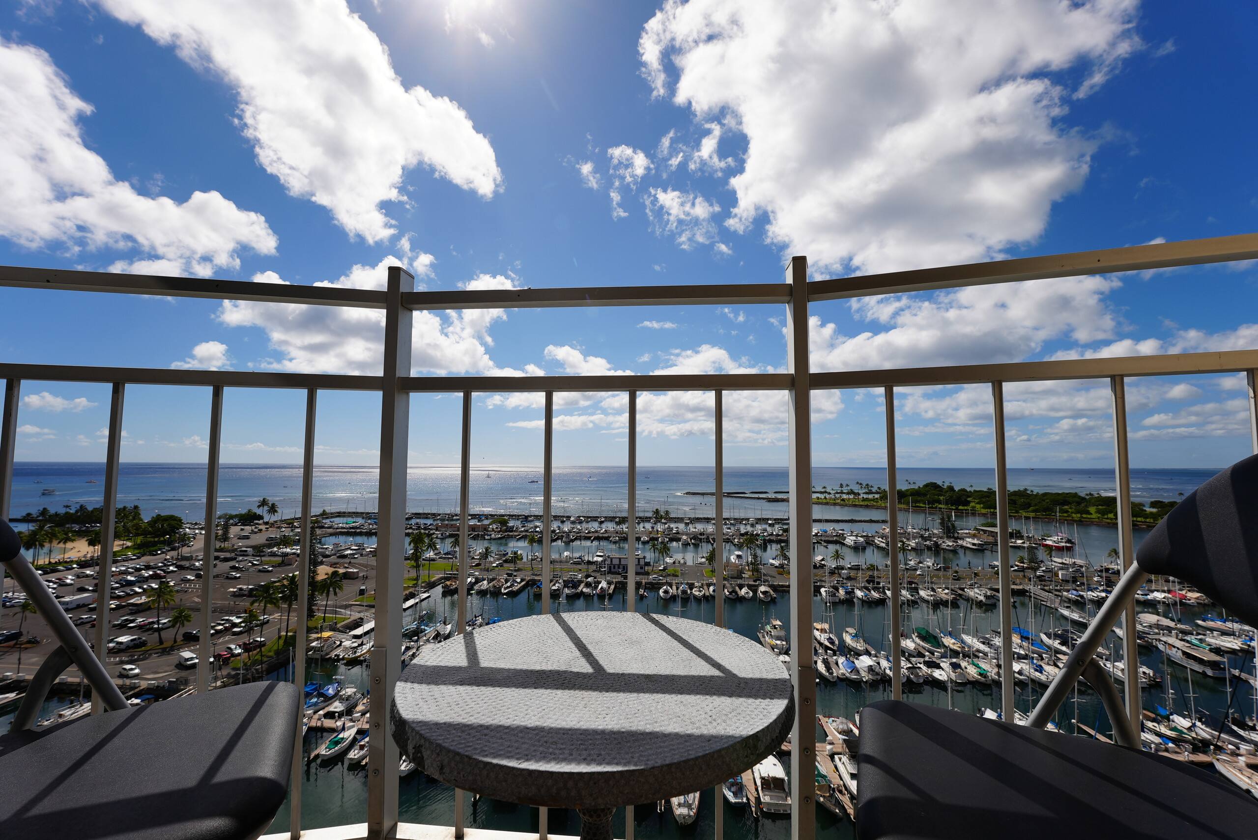 Condo in Honolulu · ★4.39 · 1 bedroom · 2 beds · 1 bath - Image 28