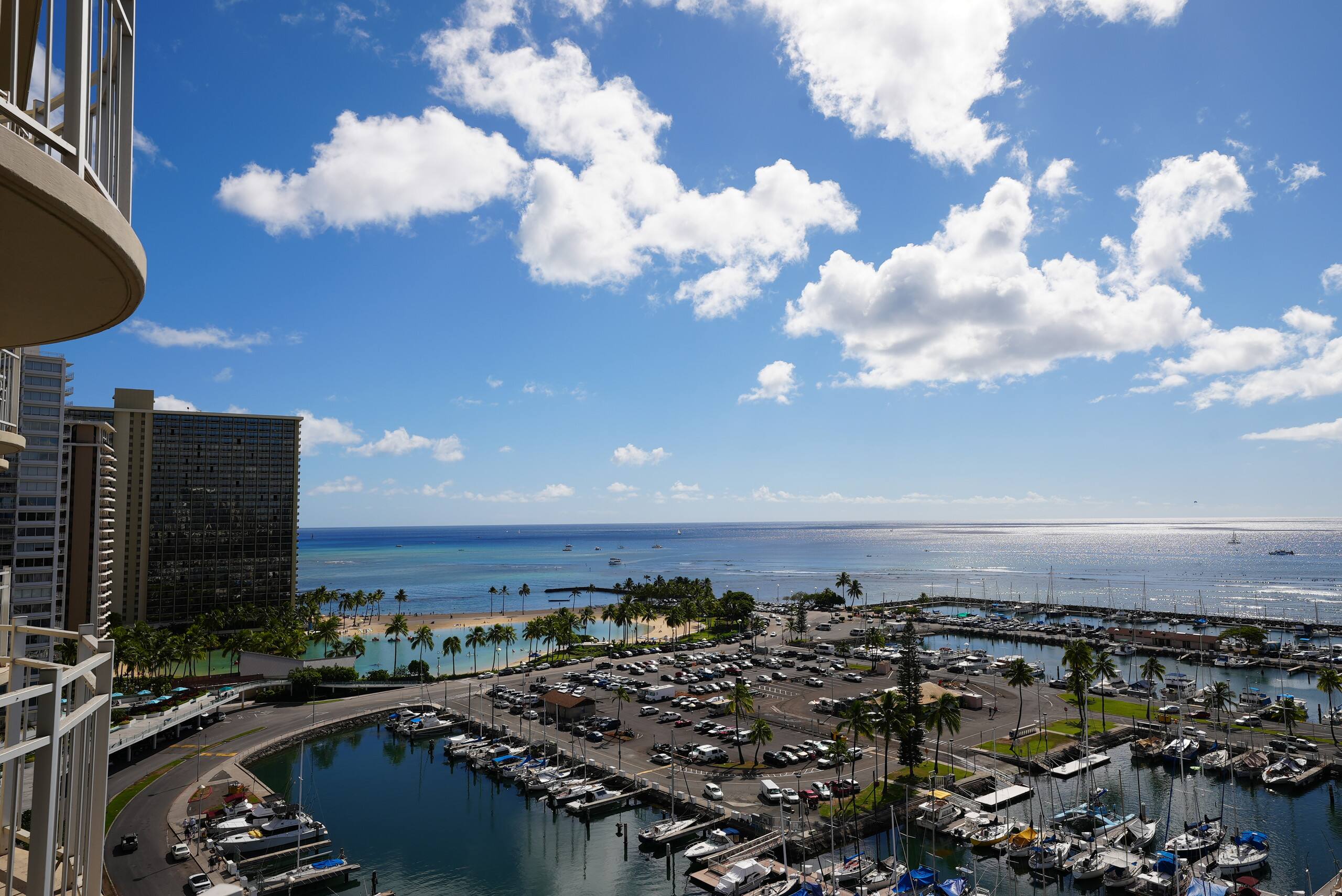 Condo in Honolulu · ★4.39 · 1 bedroom · 2 beds · 1 bath - Image 27