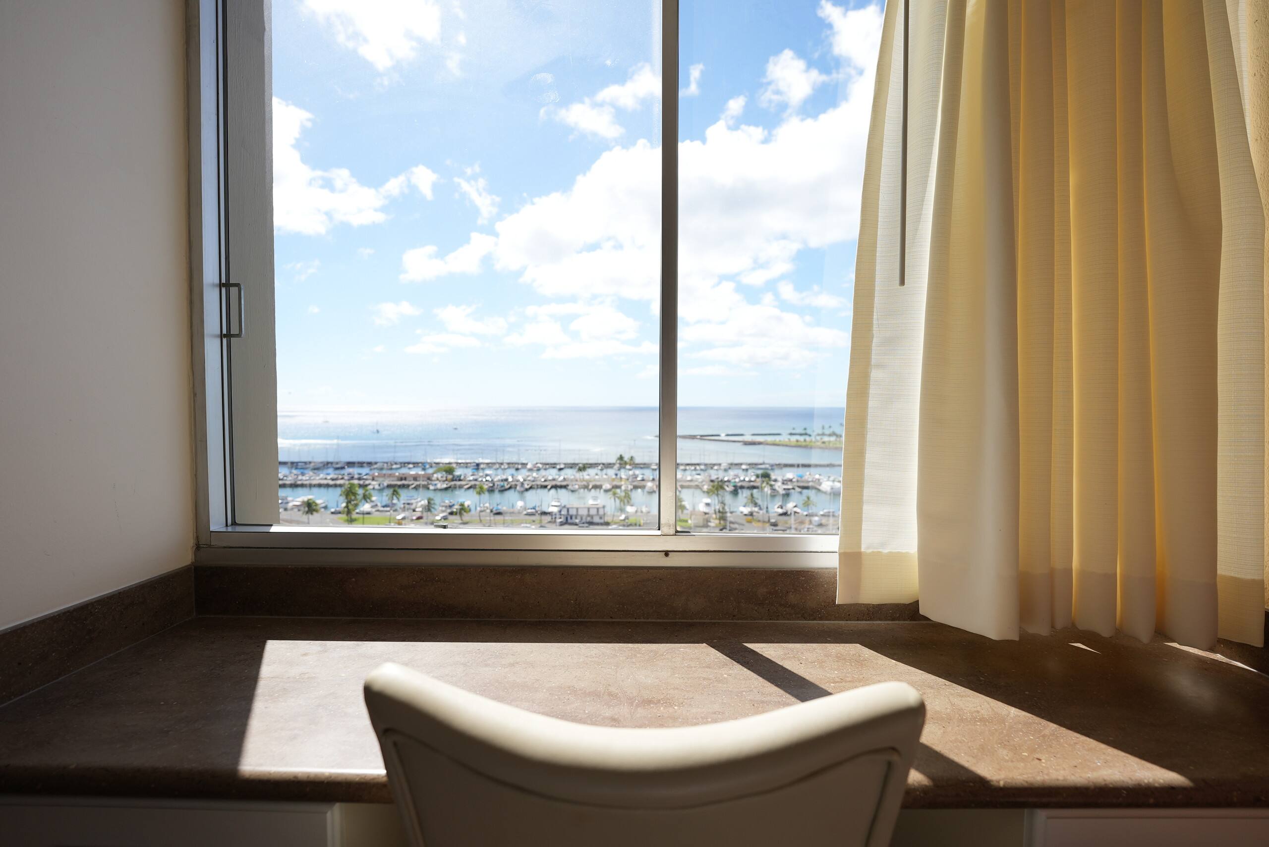 Condo in Honolulu · ★4.39 · 1 bedroom · 2 beds · 1 bath - Image 22