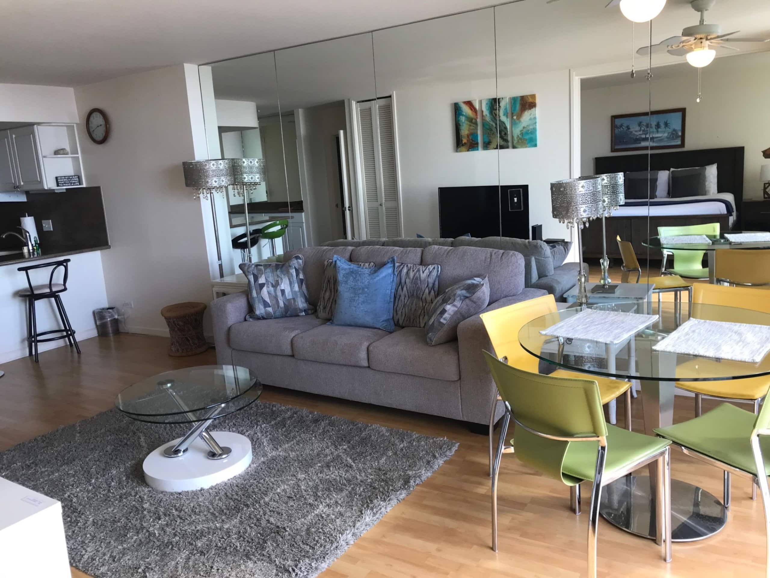 Condo in Honolulu · ★4.39 · 1 bedroom · 2 beds · 1 bath - Image 11