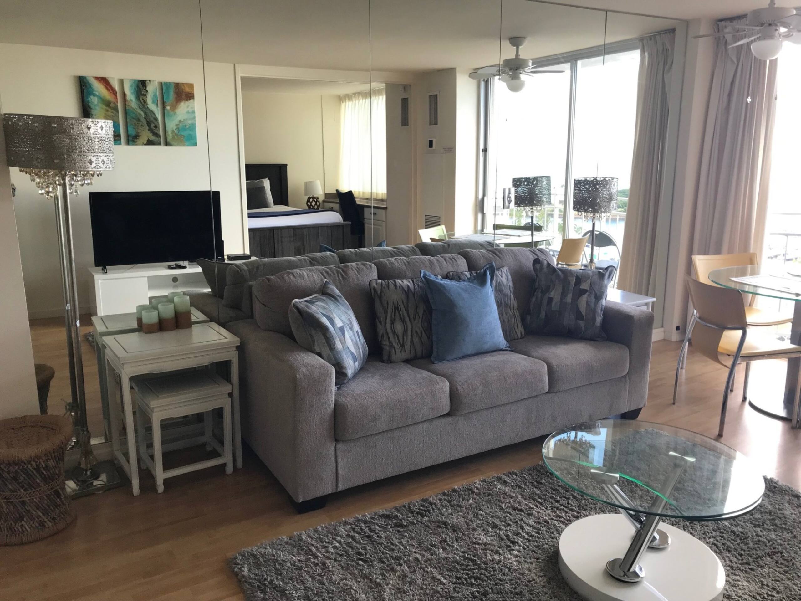 Condo in Honolulu · ★4.39 · 1 bedroom · 2 beds · 1 bath - Image 18