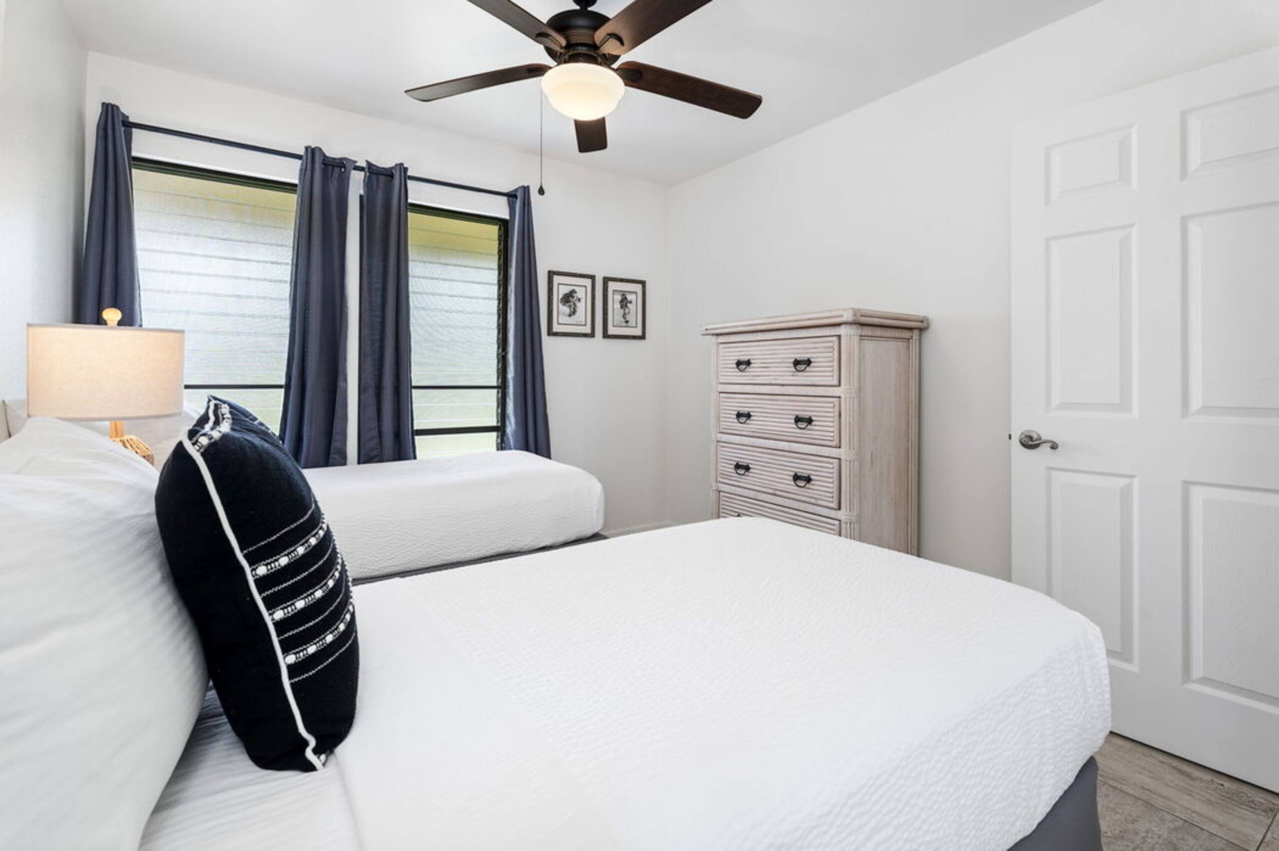 Condo in Kailua-Kona · ★4.33 · 2 bedrooms · 3 beds · 2 baths - Image 16