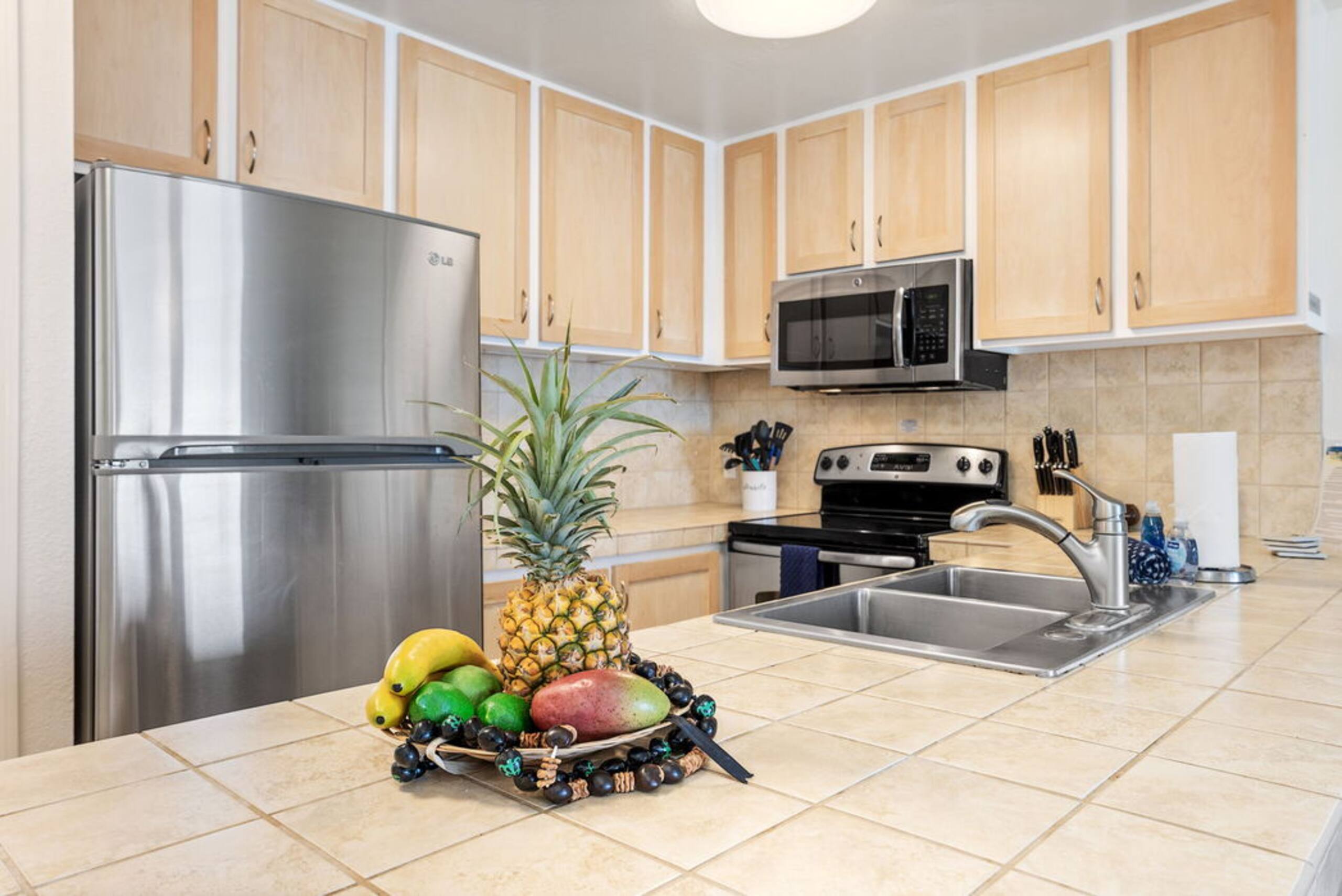Condo in Kailua-Kona · ★4.33 · 2 bedrooms · 3 beds · 2 baths - Image 8