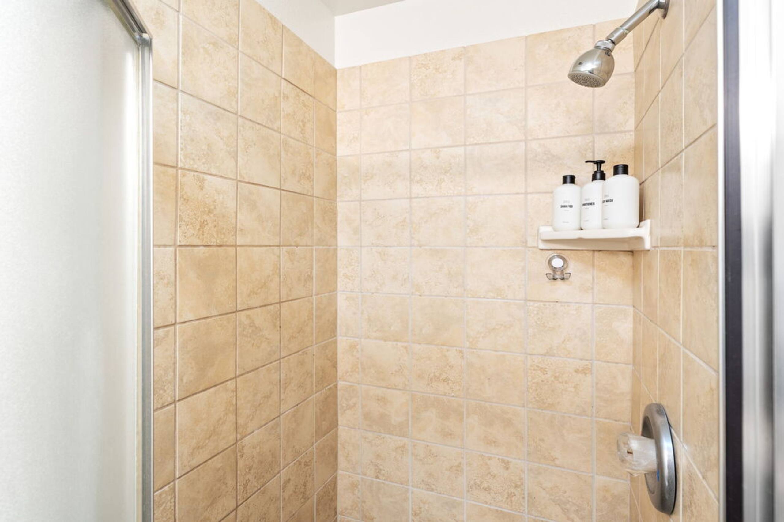 Condo in Kailua-Kona · ★4.33 · 2 bedrooms · 3 beds · 2 baths - Image 20