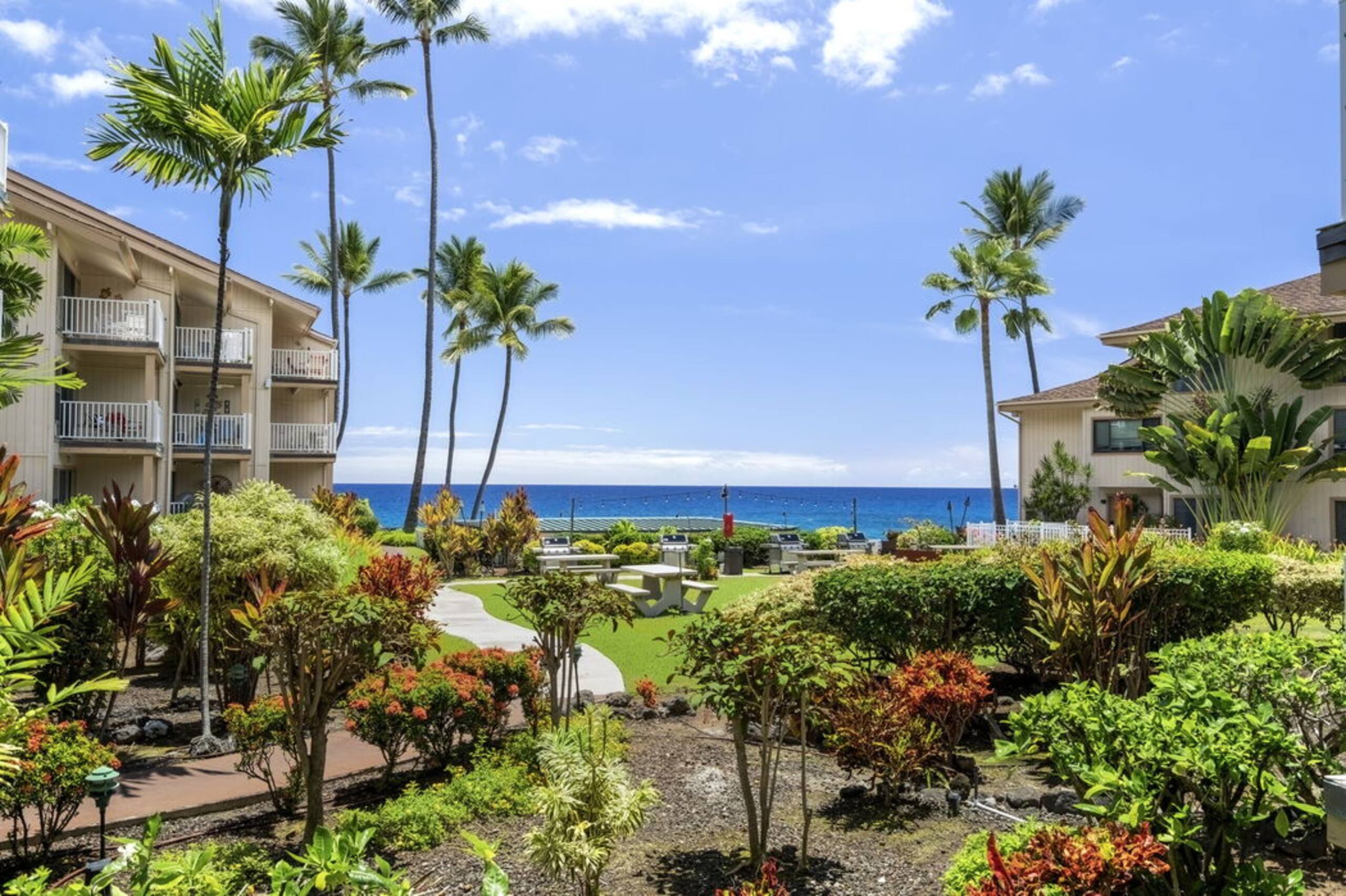 Condo in Kailua-Kona · ★4.33 · 2 bedrooms · 3 beds · 2 baths - Image 31