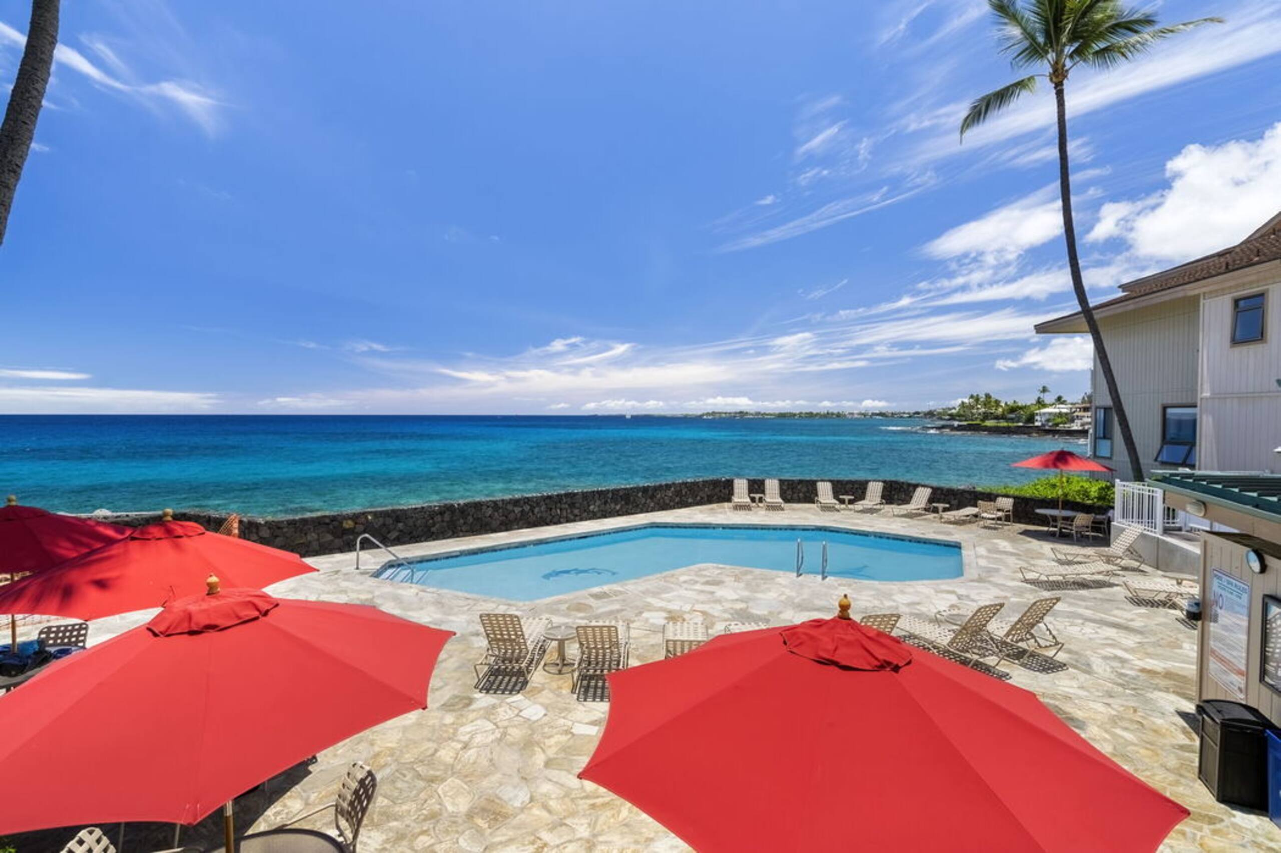 Condo in Kailua-Kona · ★4.33 · 2 bedrooms · 3 beds · 2 baths - Image 34
