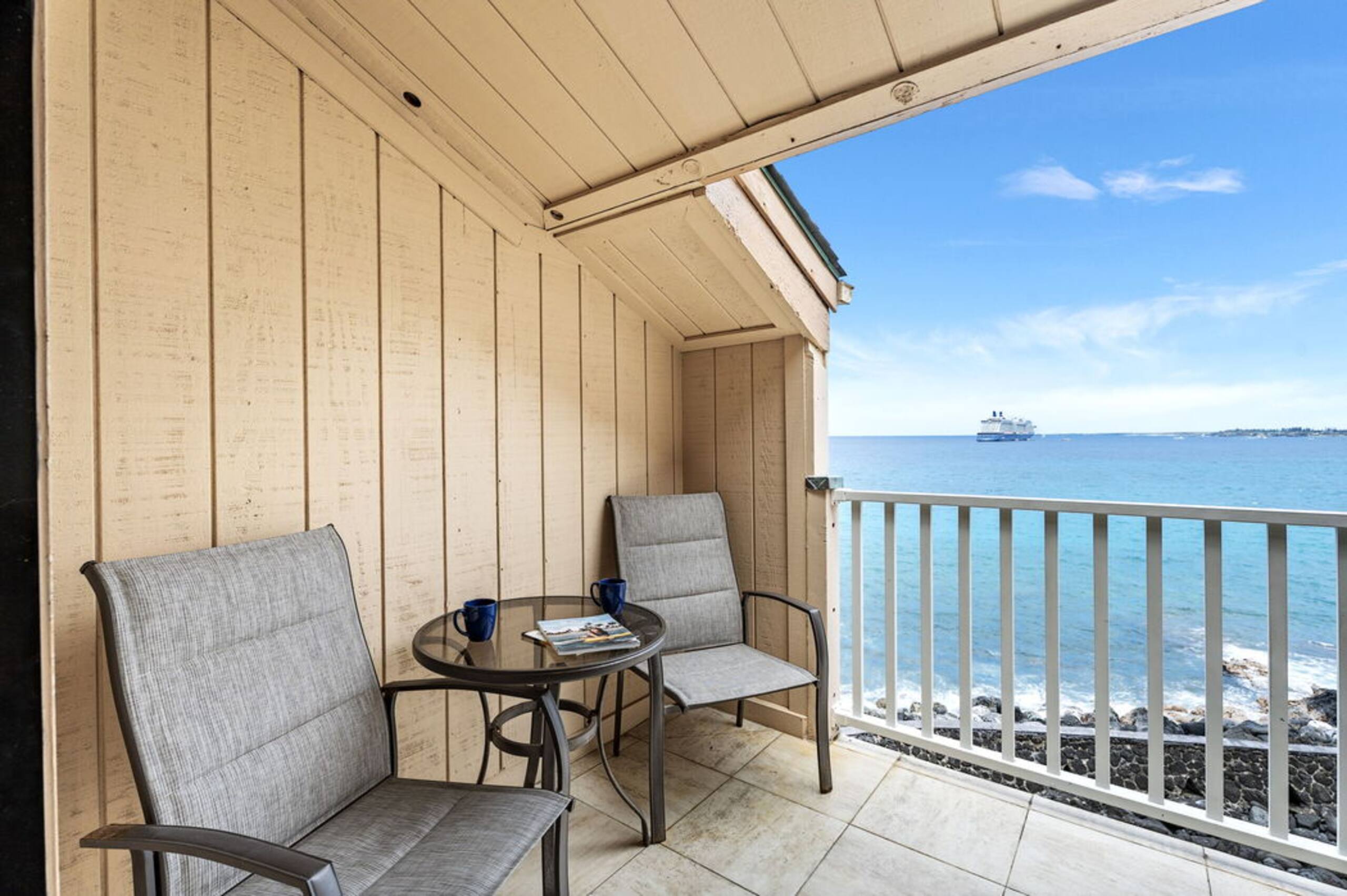 Condo in Kailua-Kona · ★4.33 · 2 bedrooms · 3 beds · 2 baths - Image 24