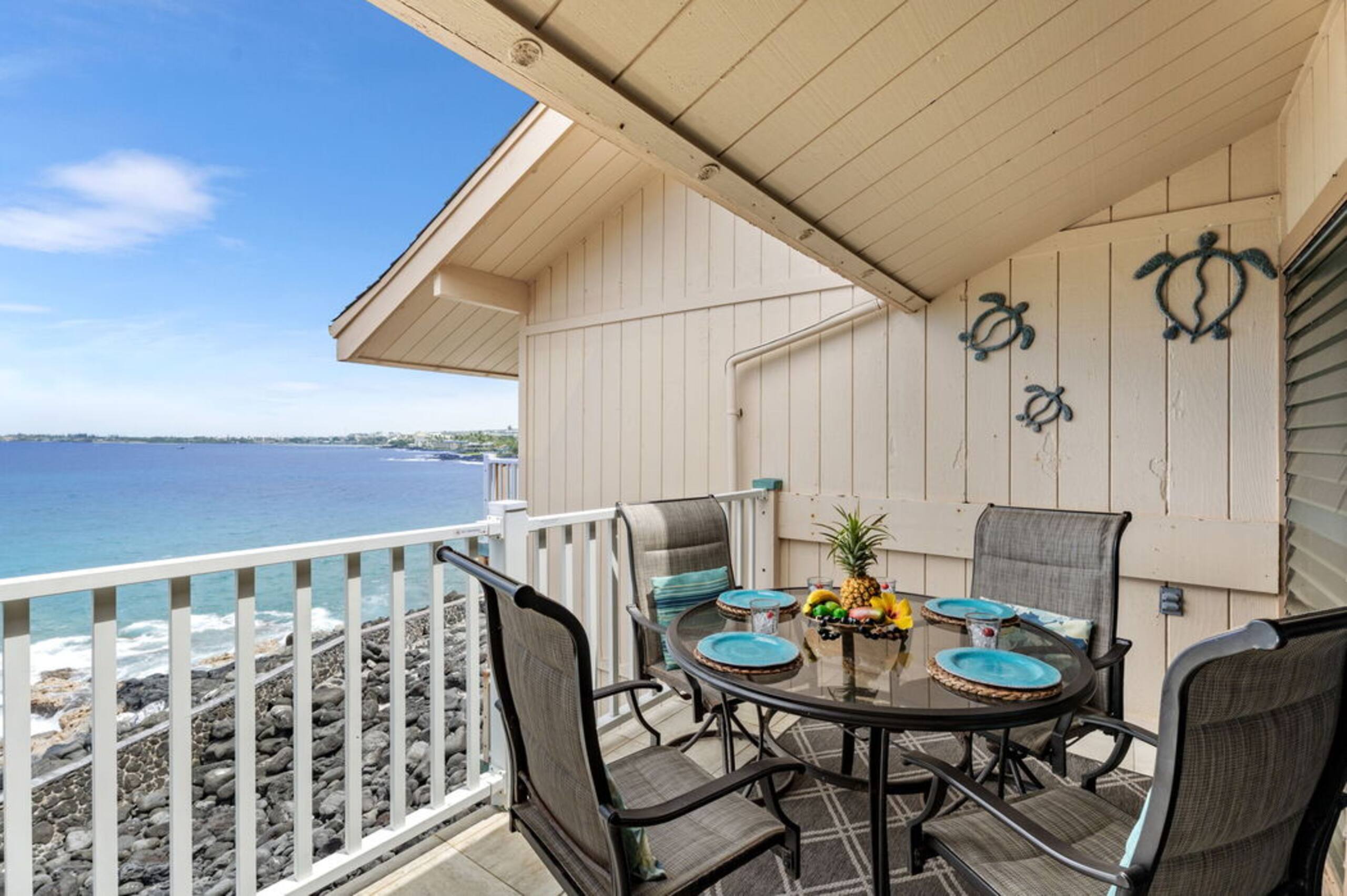 Condo in Kailua-Kona · ★4.33 · 2 bedrooms · 3 beds · 2 baths - Image 11