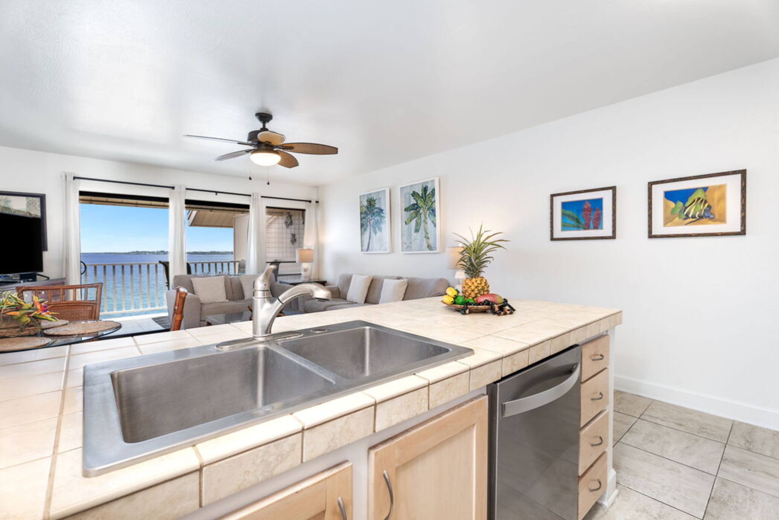 Condo in Kailua-Kona · ★4.33 · 2 bedrooms · 3 beds · 2 baths - Image 6