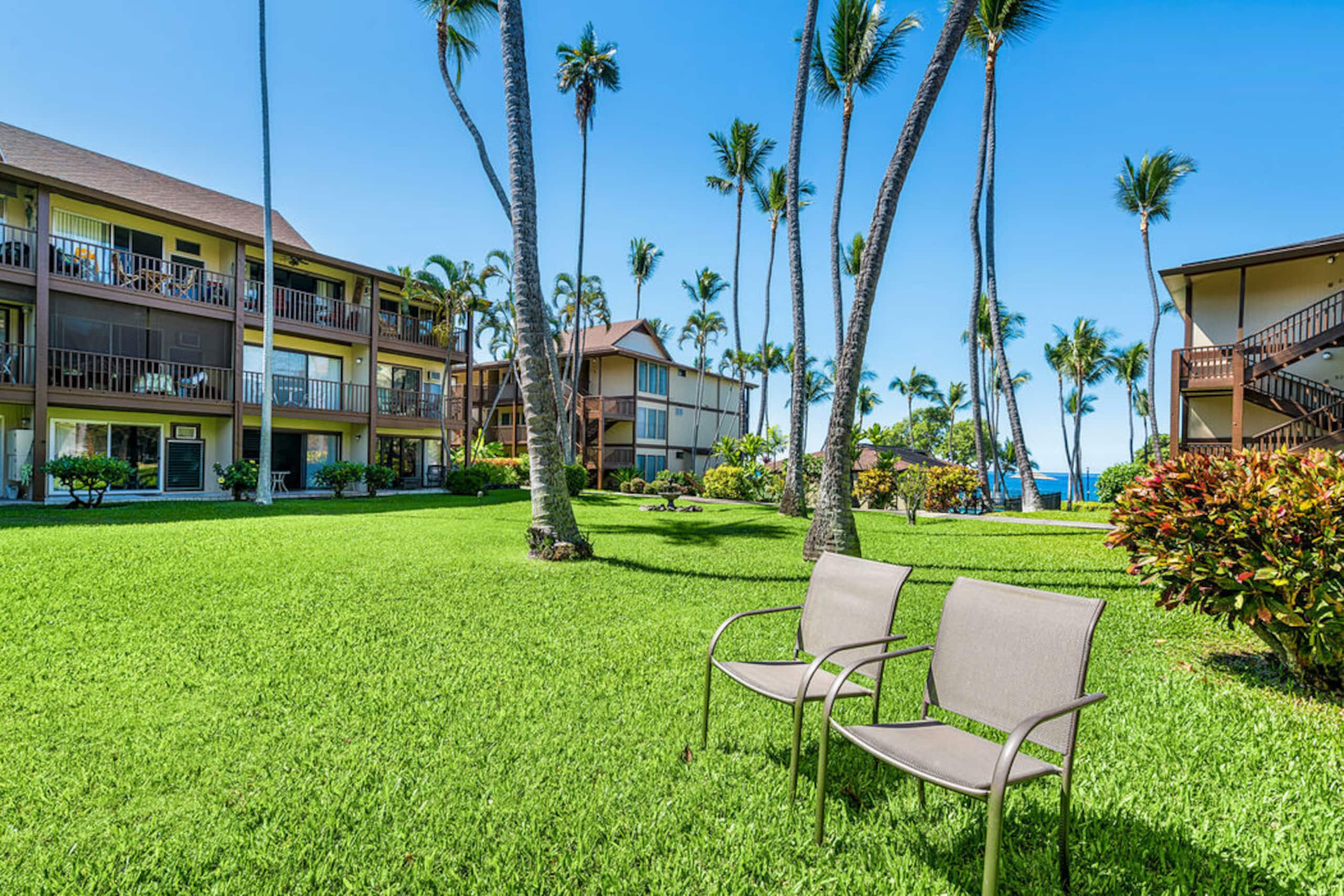 Condo in Kailua-Kona · ★4.71 · 1 bedroom · 2 beds · 1 private bath - Image 15